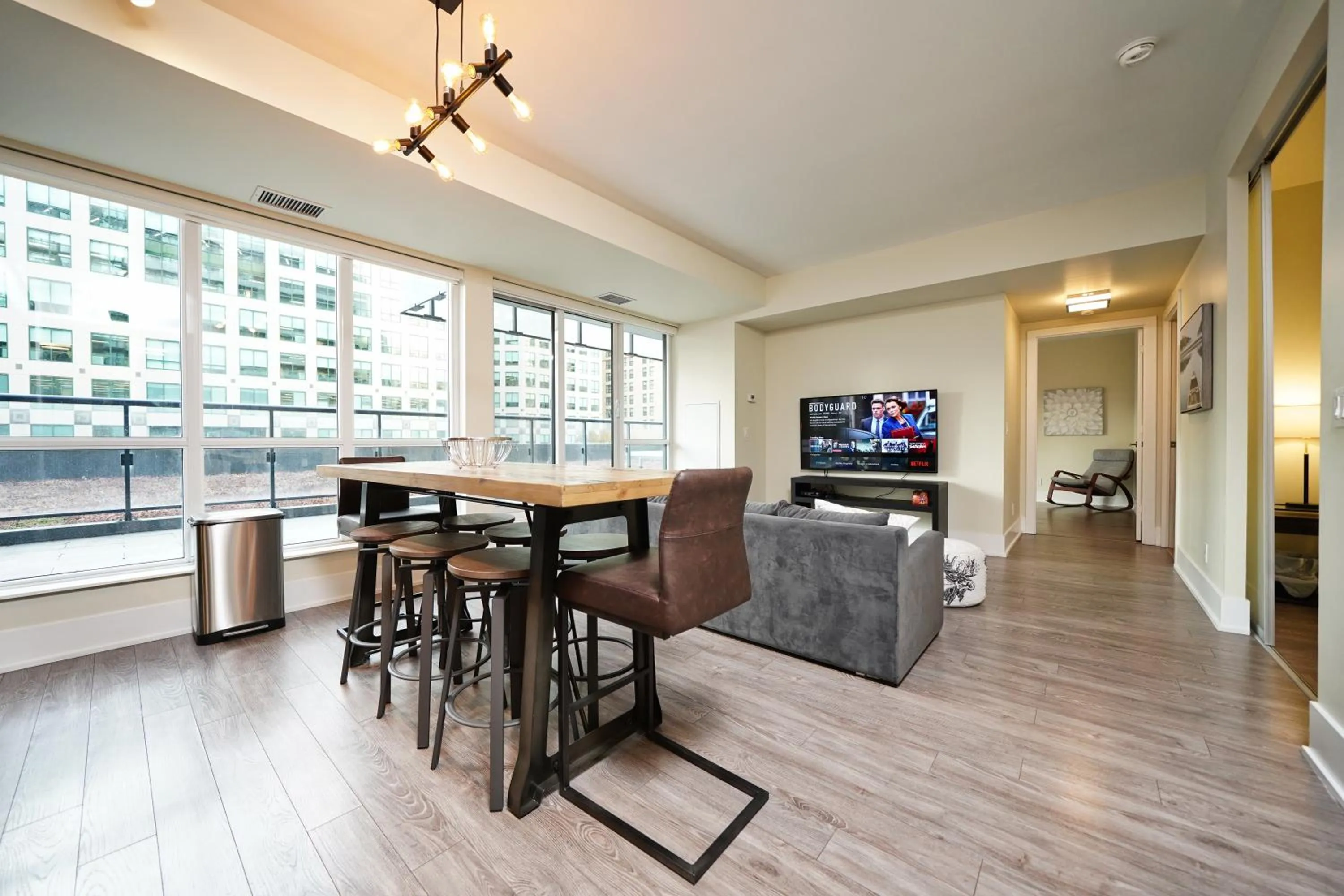 Dining area in Rivetstays - The Atmos I