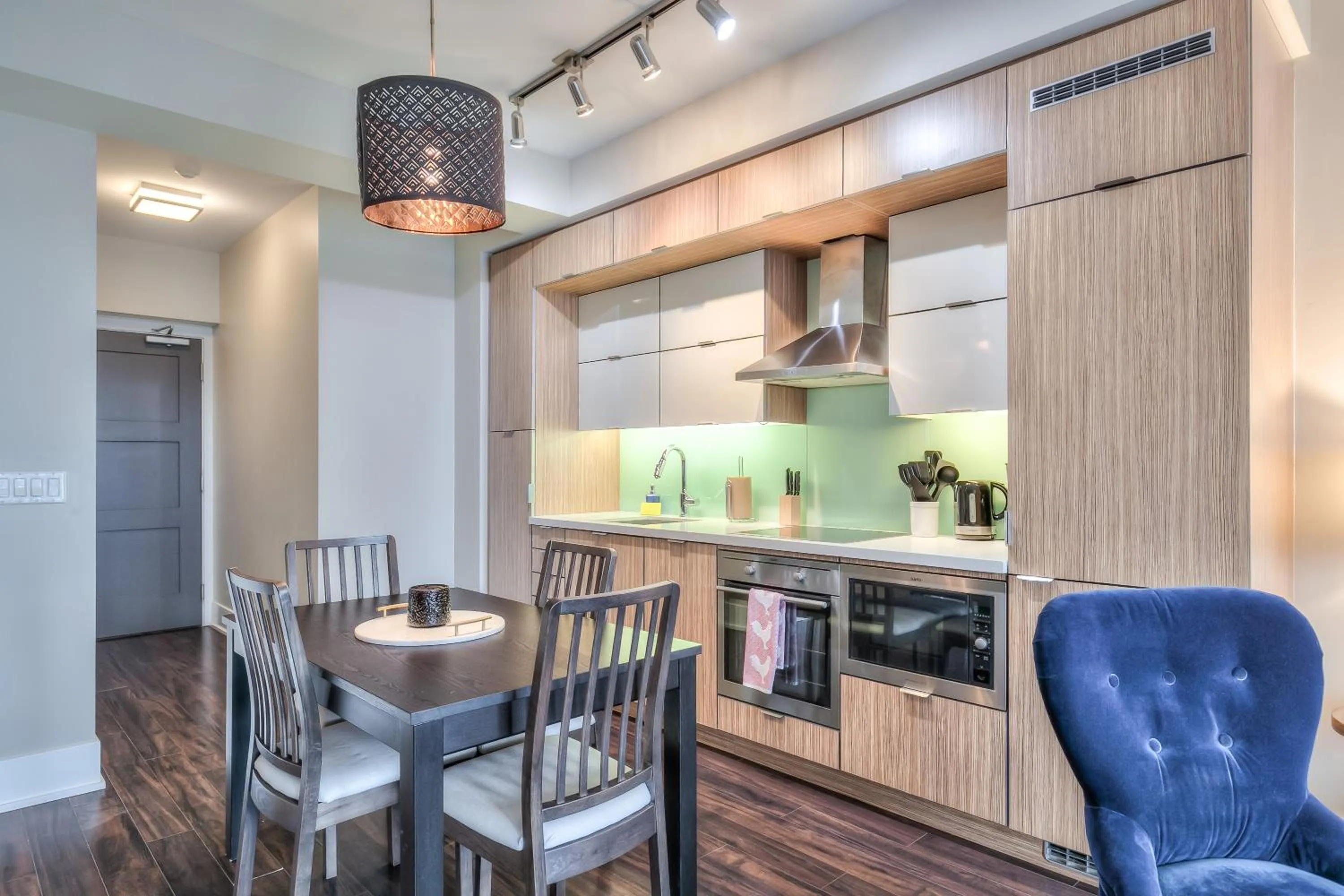 Dining area in Rivetstays - The Atmos I