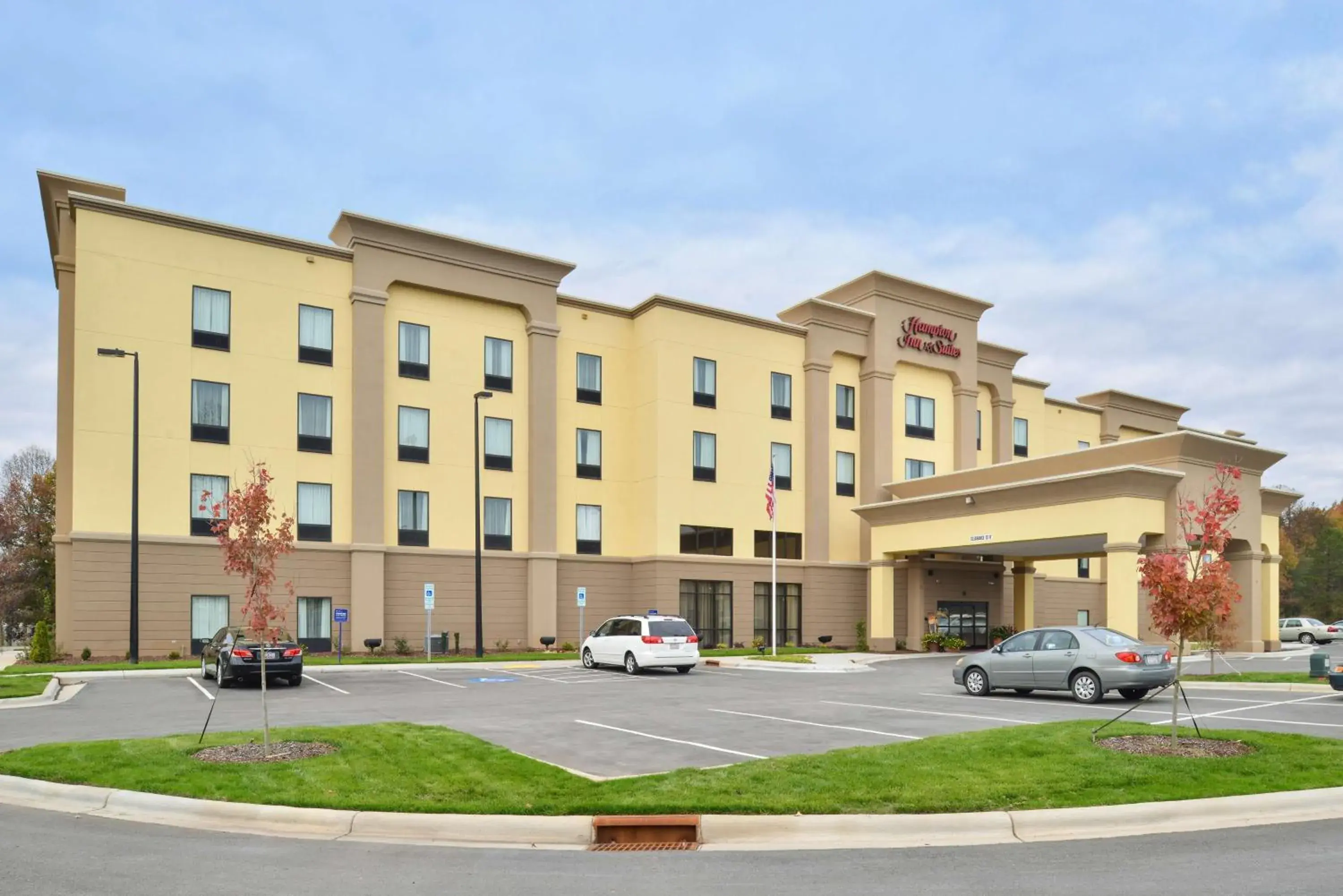 Property building in Hampton Inn & Suites Shelby, North Carolina Property building in Hampton Inn & Suites Shelby, North Carolina