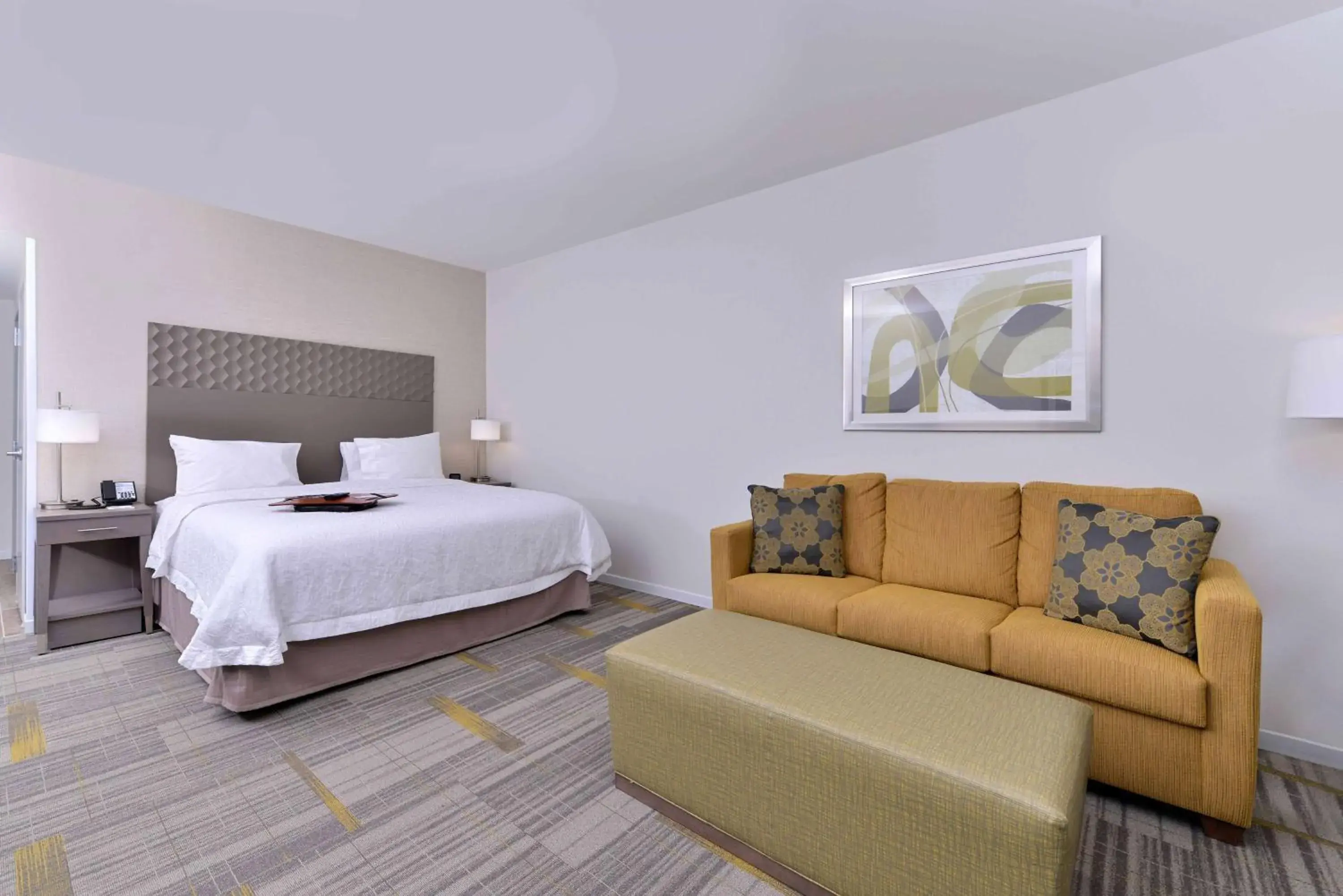 Bed in Hampton Inn & Suites Shelby, North Carolina Bed in Hampton Inn & Suites Shelby, North Carolina