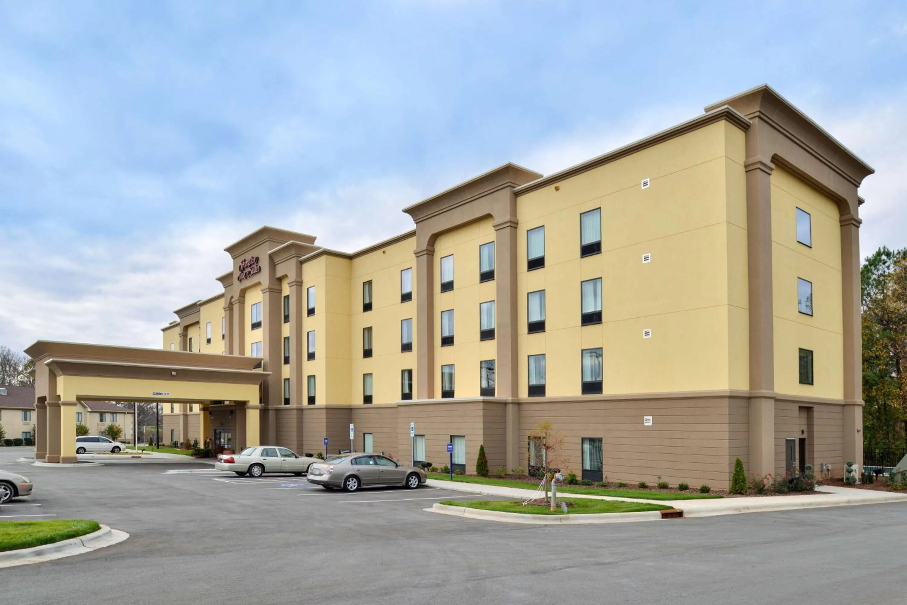 Property building in Hampton Inn & Suites Shelby, North Carolina