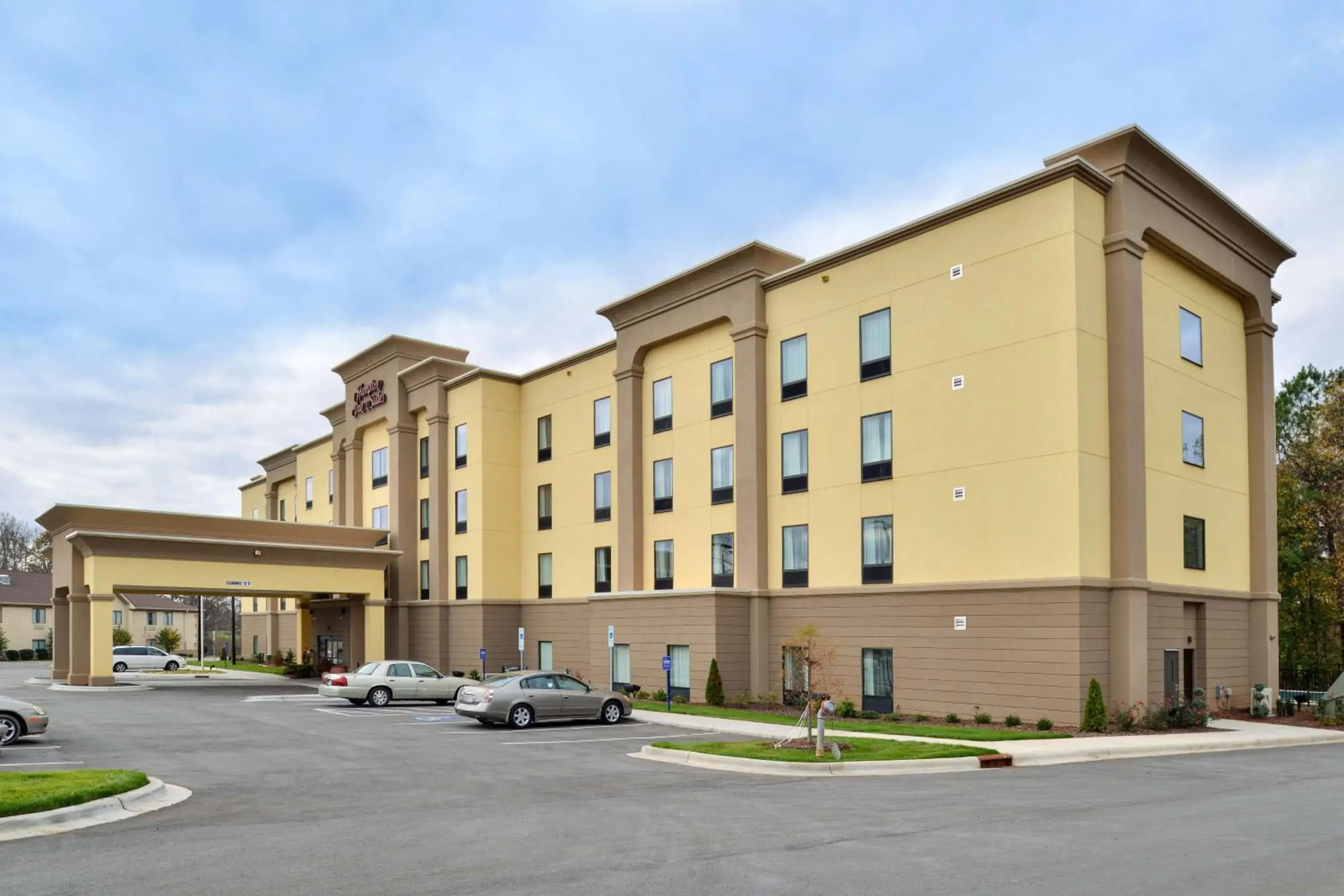 Property building in Hampton Inn & Suites Shelby, North Carolina Property building in Hampton Inn & Suites Shelby, North Carolina