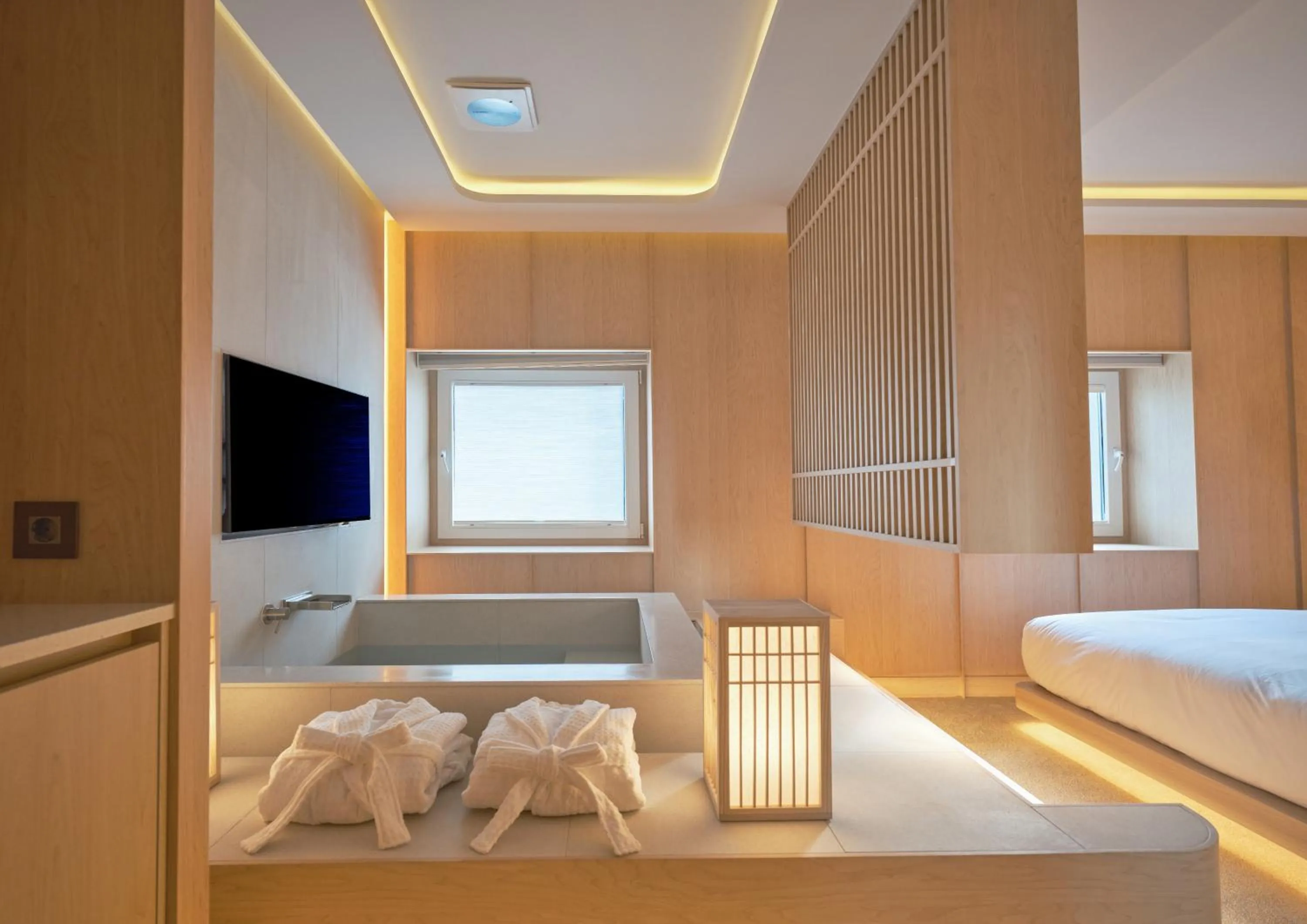 TV and multimedia, Bed in UH Continental CenterPoint