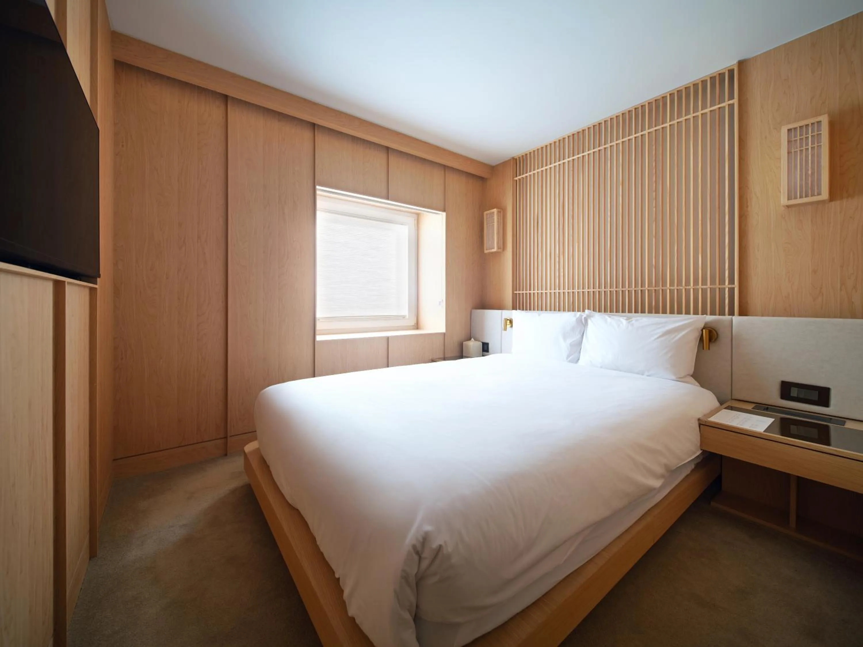 Bed in UH Continental CenterPoint