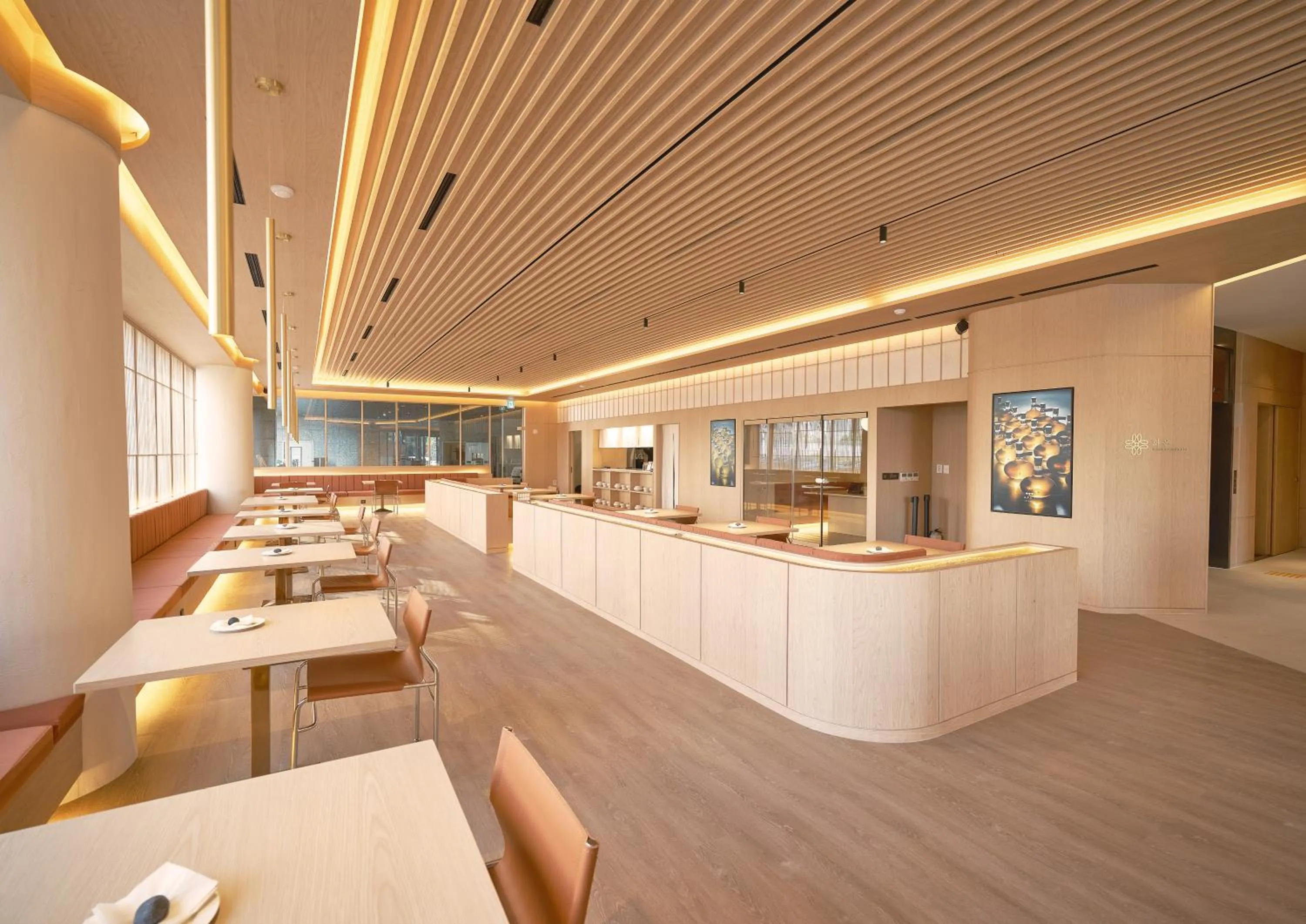 Restaurant/places to eat in UH Continental CenterPoint