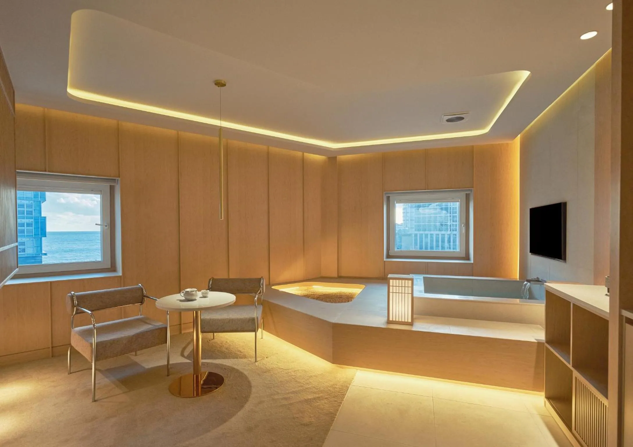 TV and multimedia in UH Continental CenterPoint