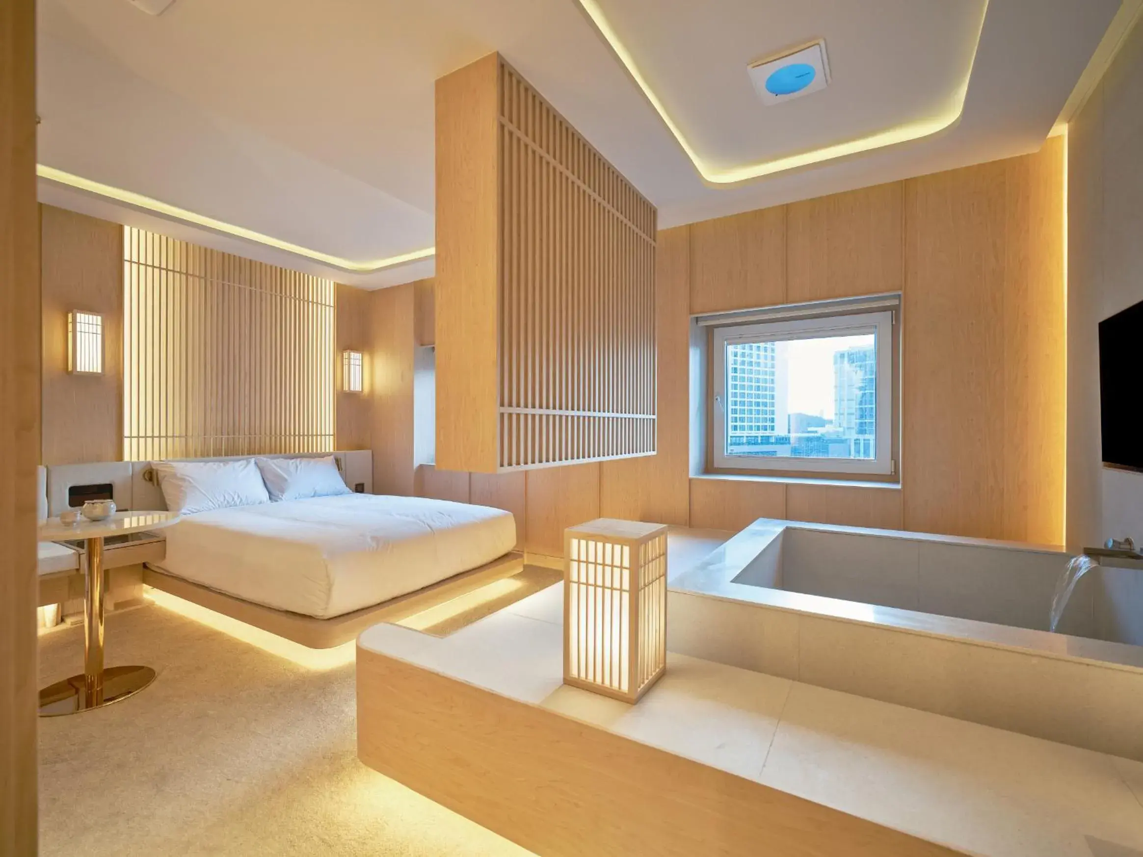 Bed in UH Continental CenterPoint Bed in UH Continental CenterPoint