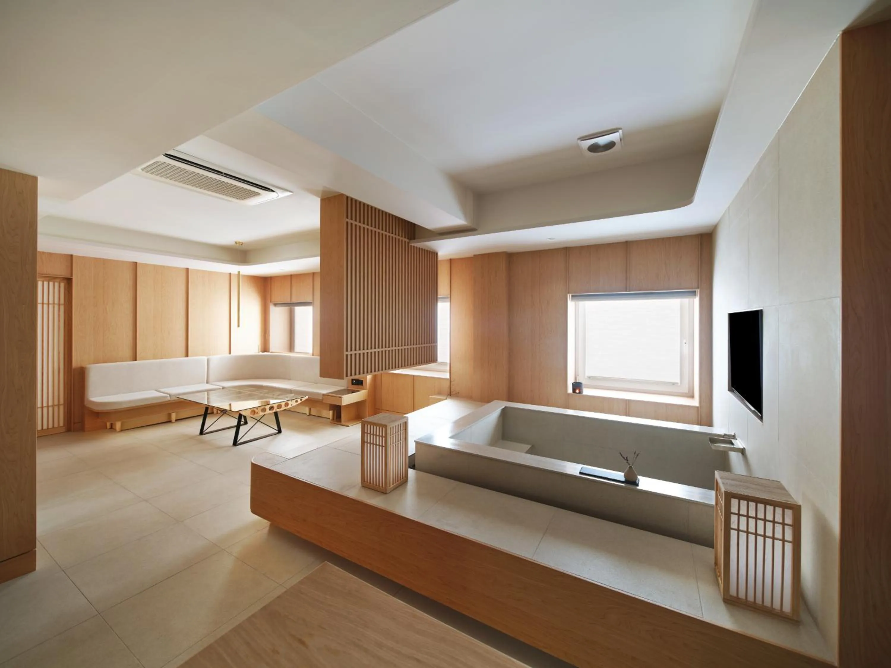 Photo of the whole room in UH Continental CenterPoint