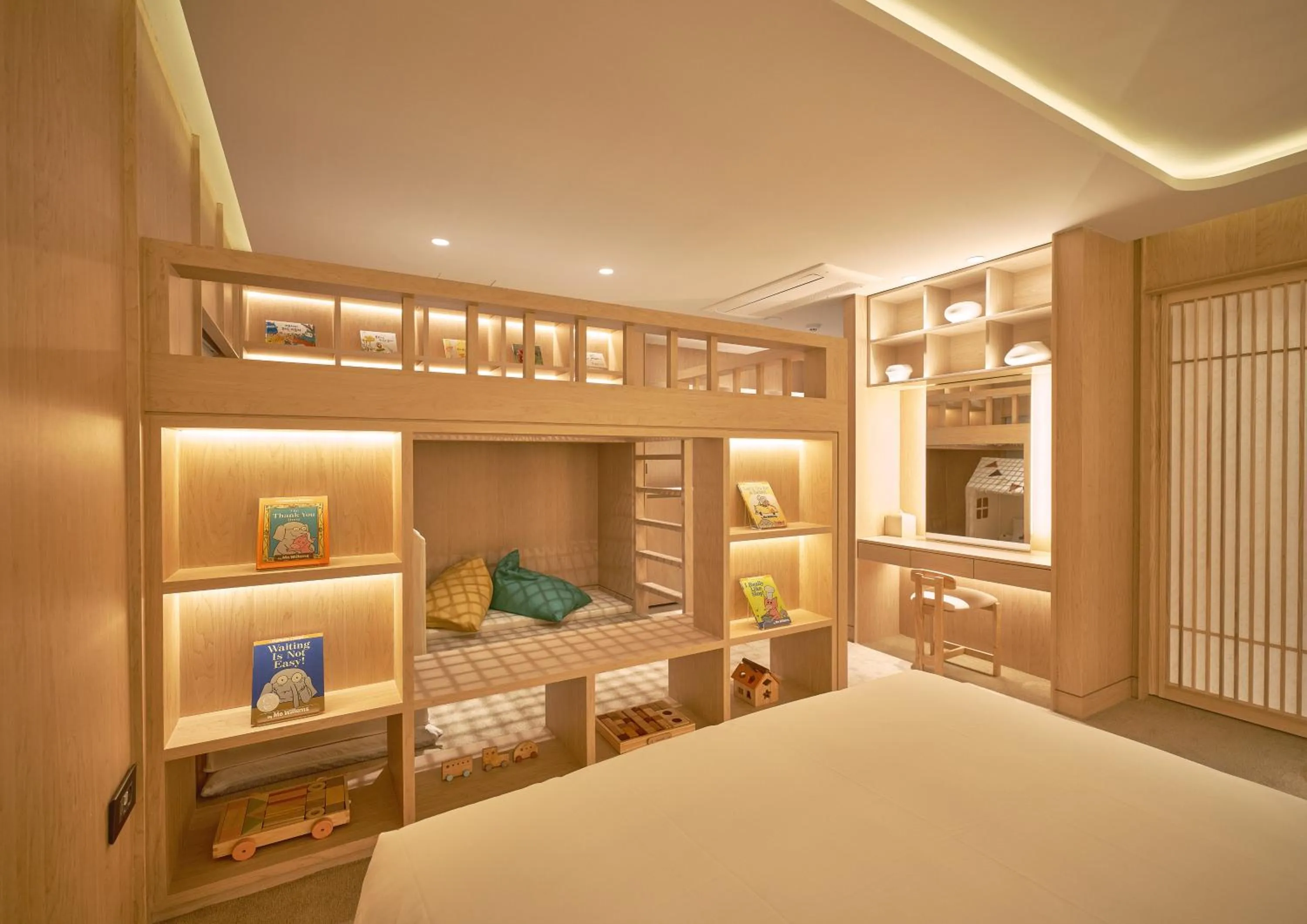 Bed in UH Continental CenterPoint