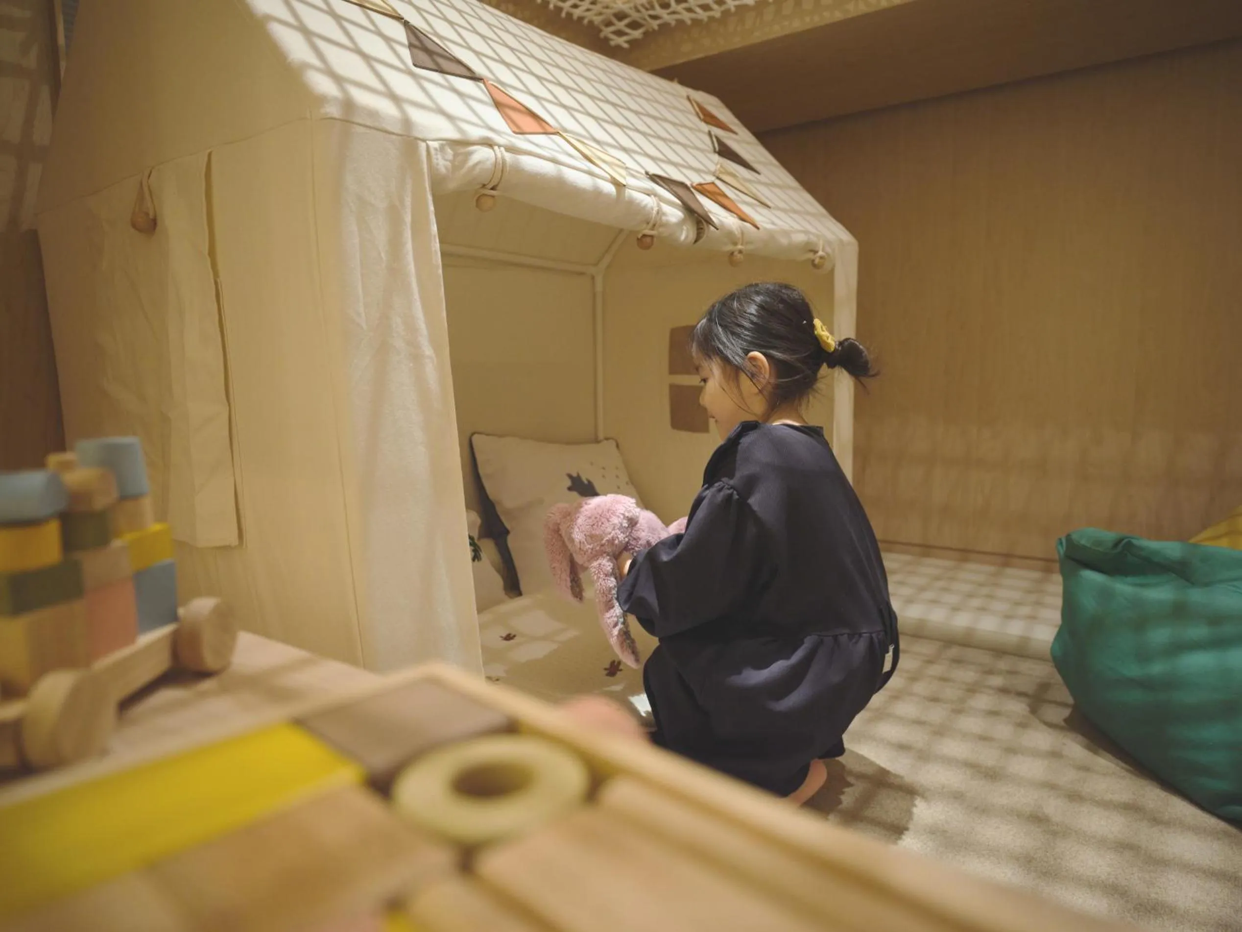 People in UH Continental CenterPoint