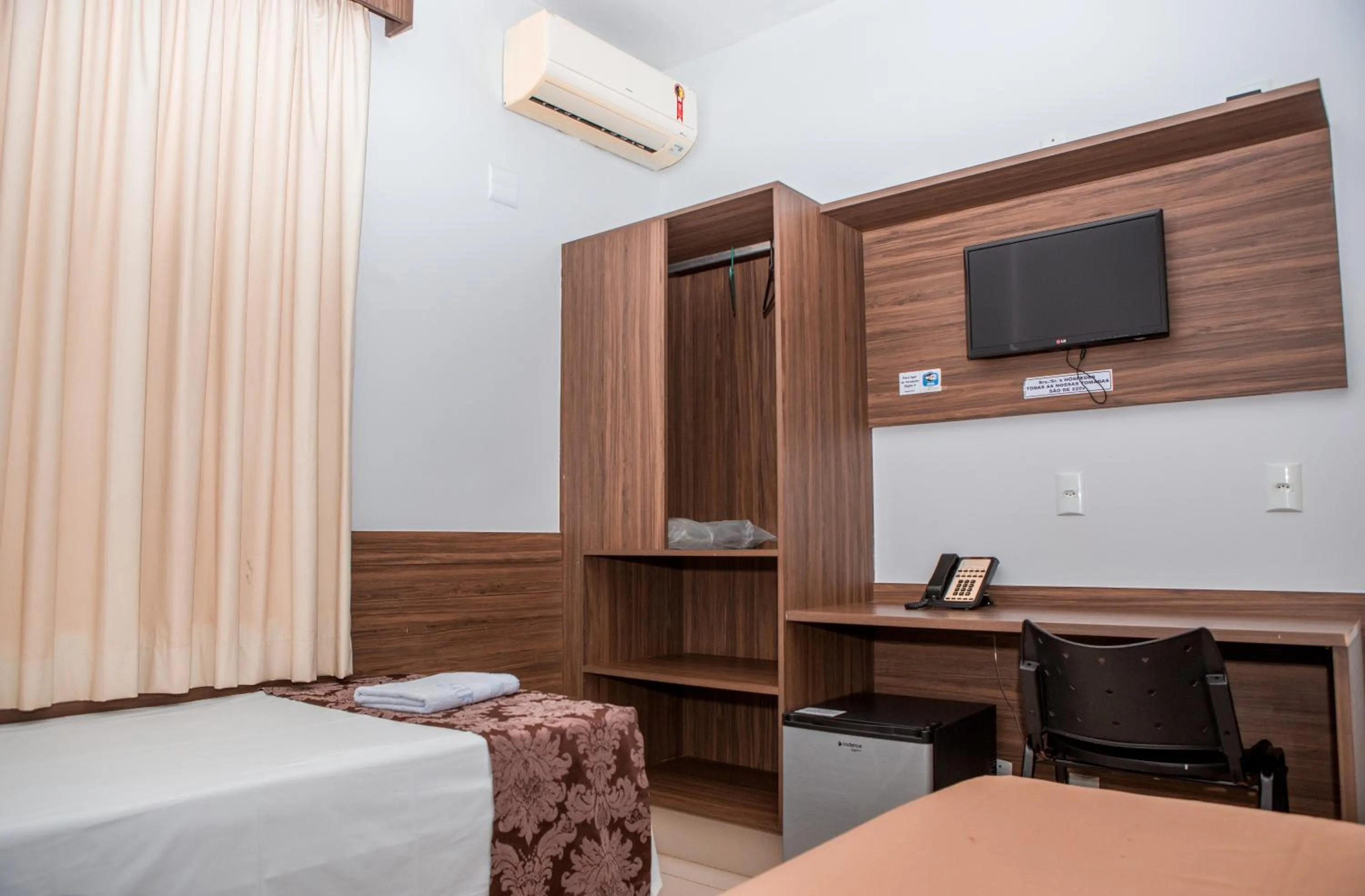 Photo of the whole room, Bed in Hotel Belugi
