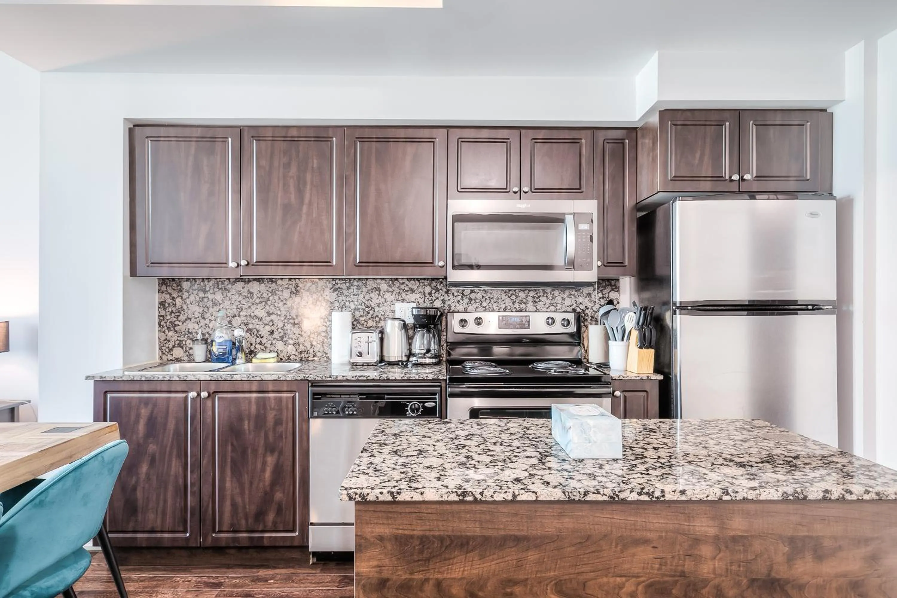 Kitchen or kitchenette in Rivetstays- The Neptune I