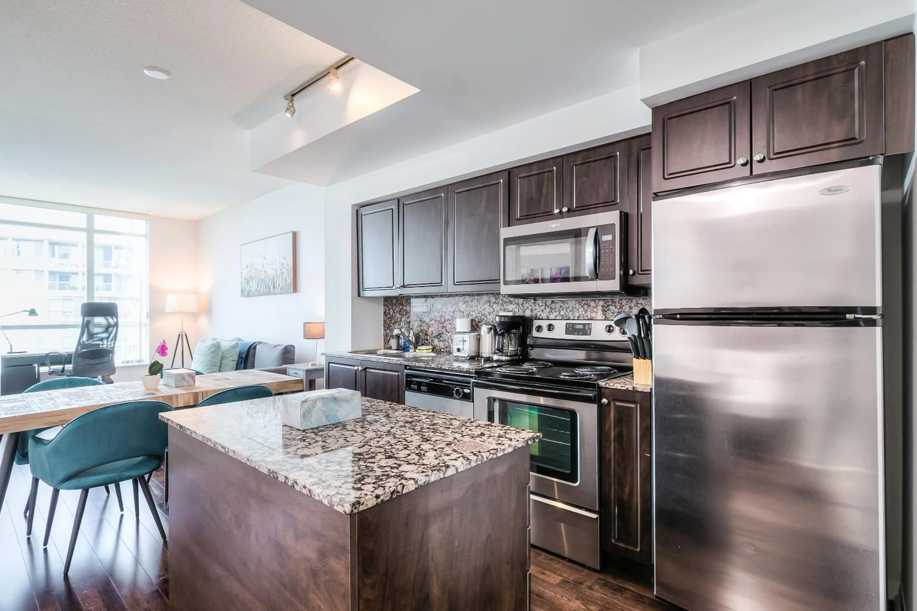 Kitchen or kitchenette in Rivetstays- The Neptune I