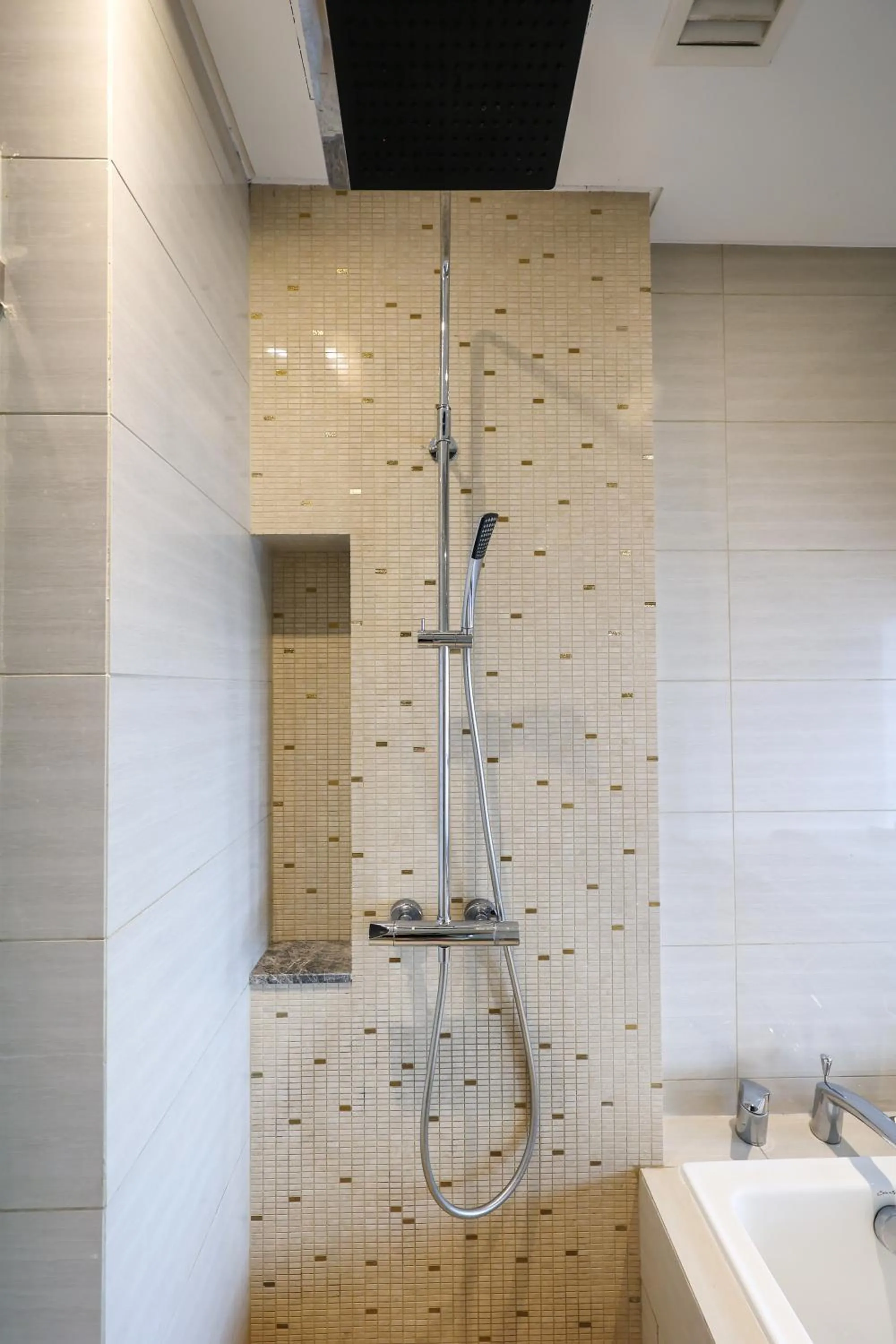 Anggun Residences Serviced Suites by GB