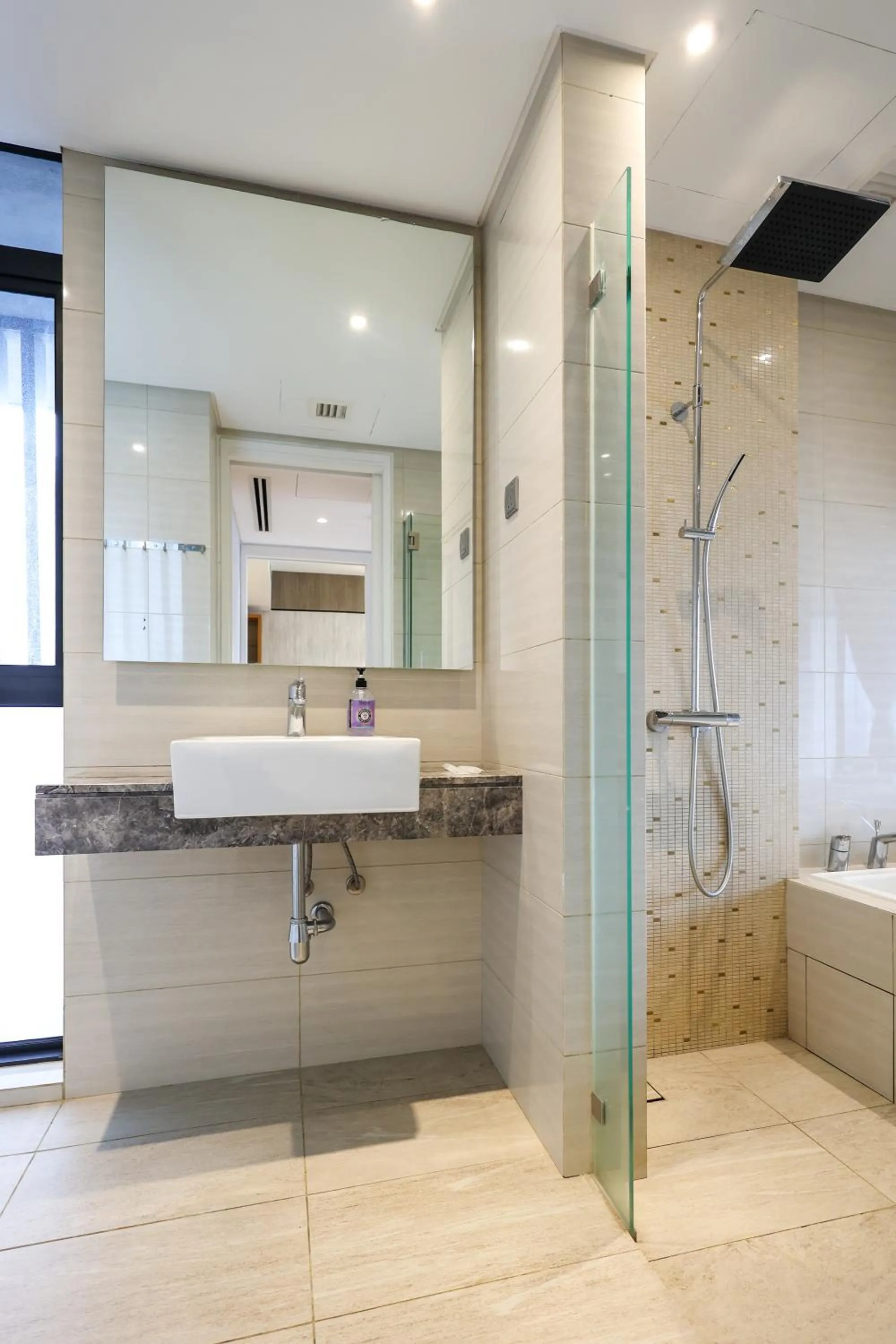 Anggun Residences Serviced Suites by GB