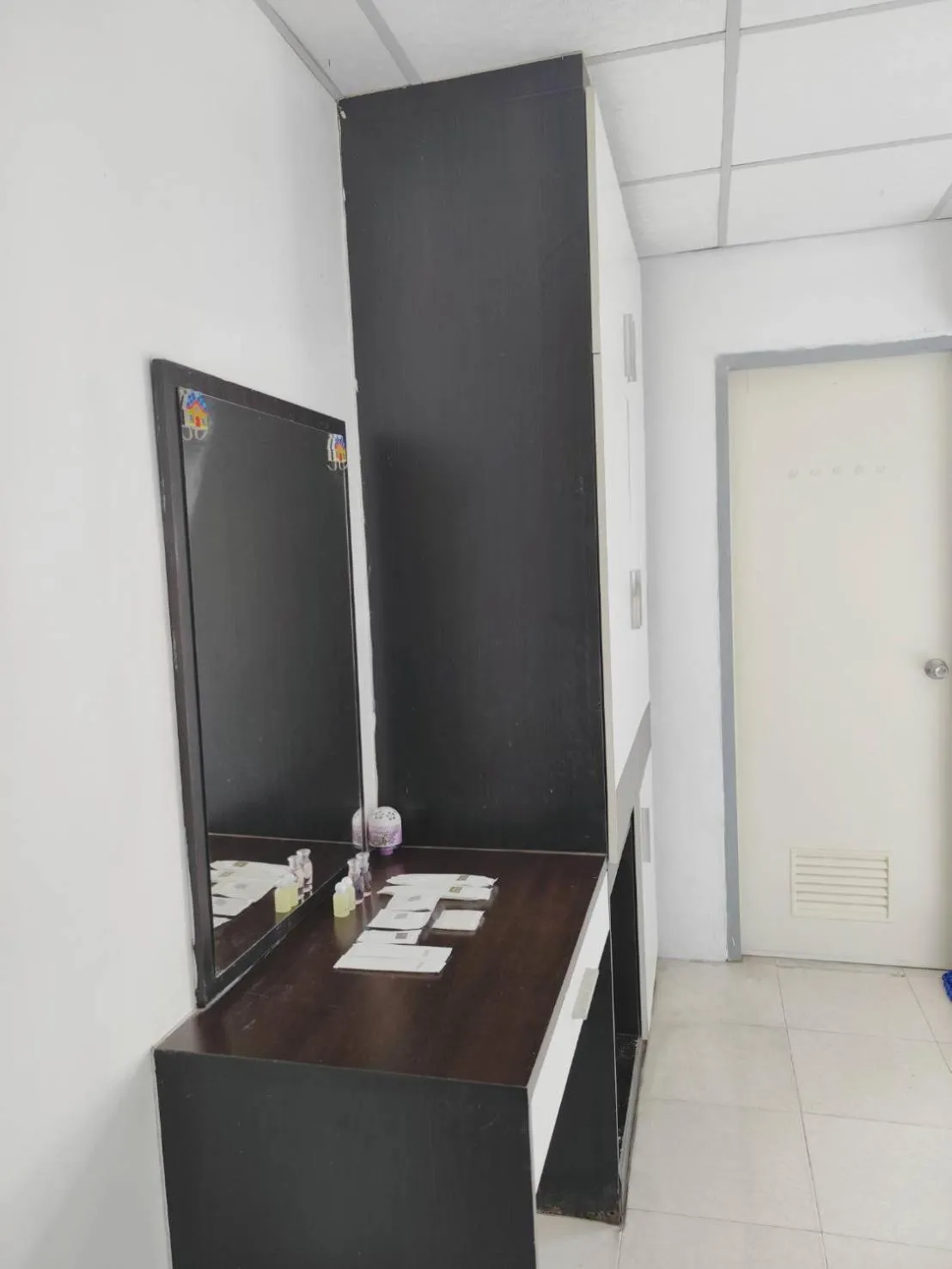 wardrobe in Taw Win Place