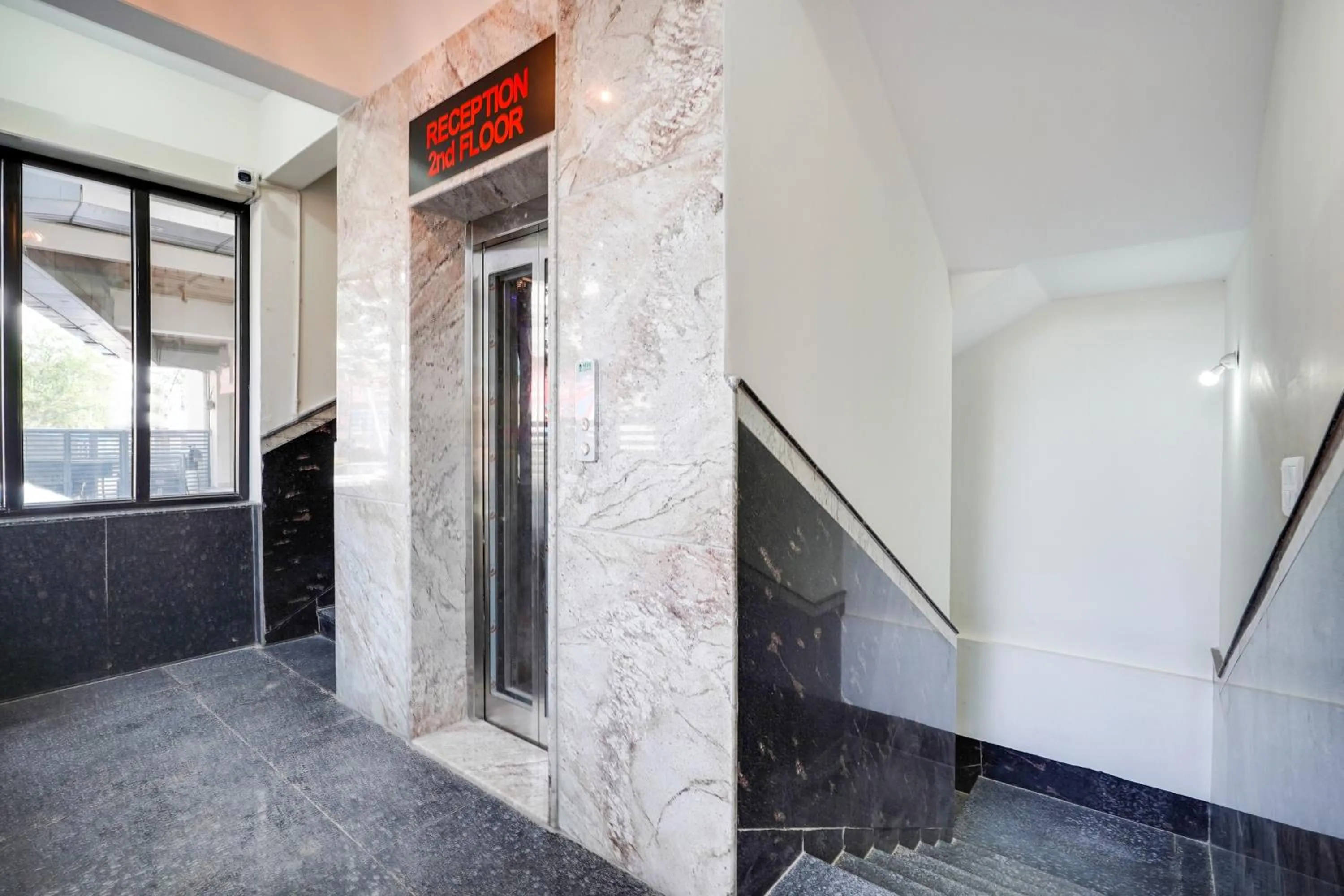 Lobby or reception in Townhouse RedMoon Suites