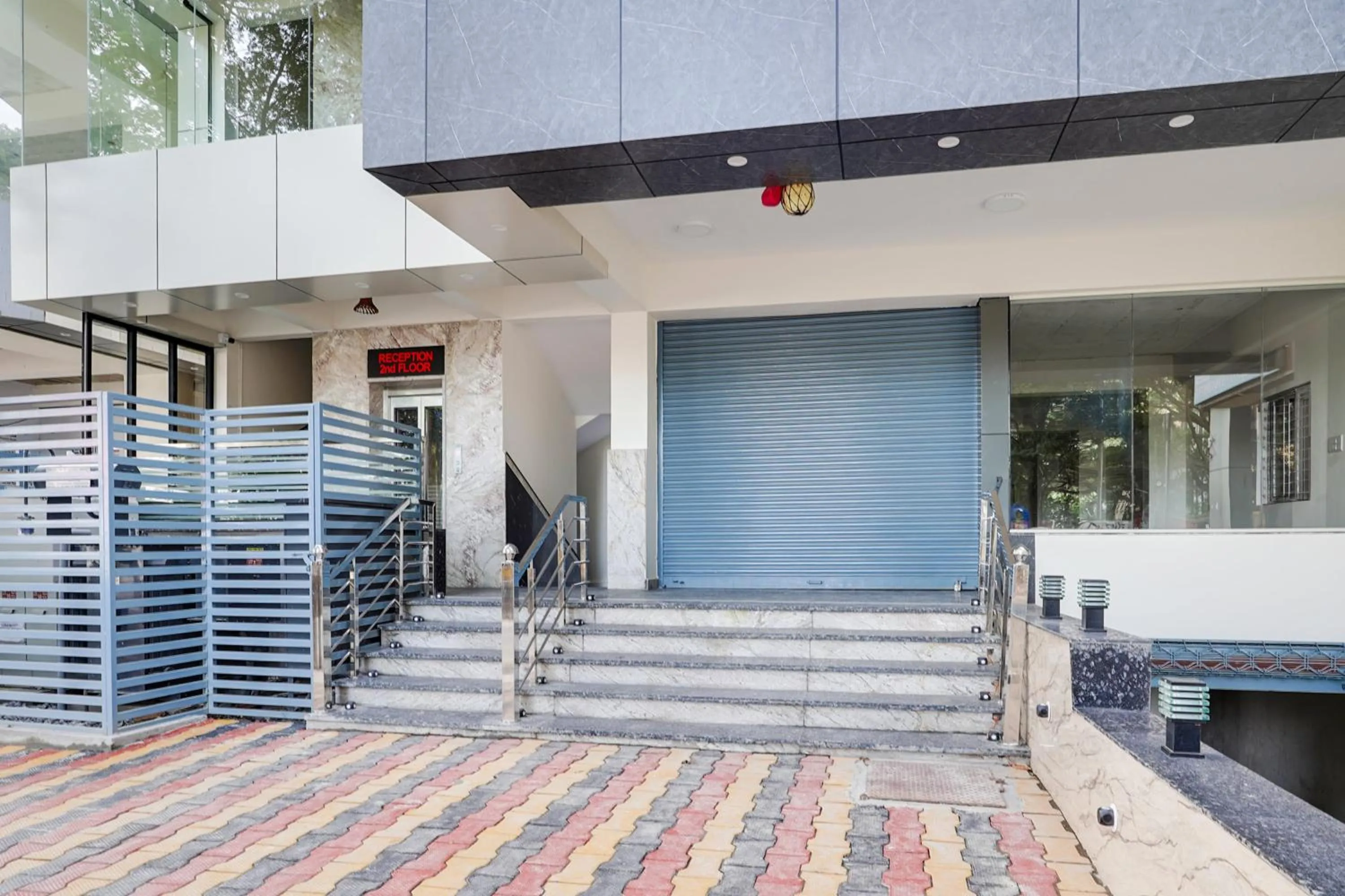 Facade/entrance in Townhouse RedMoon Suites