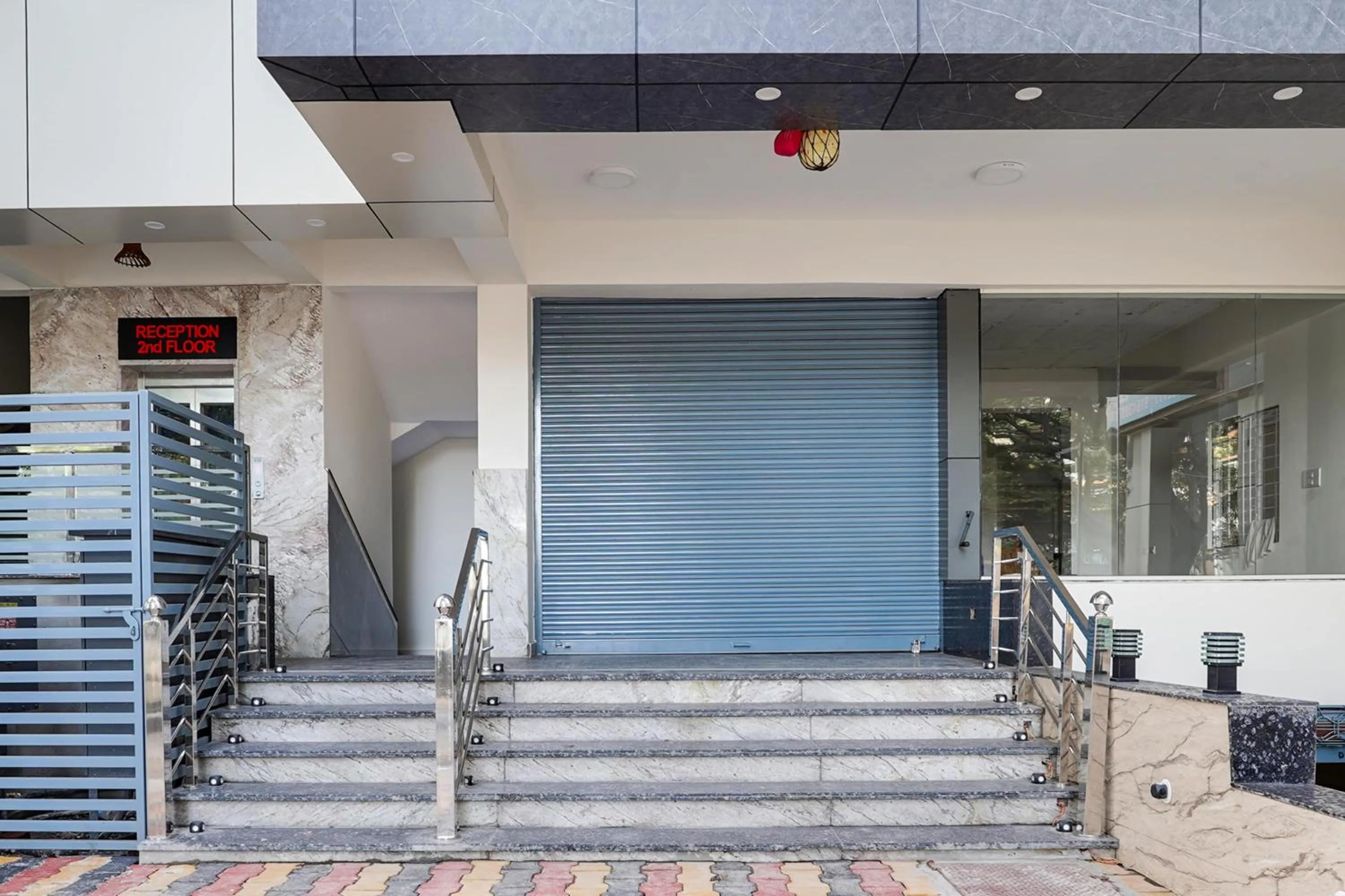 Facade/entrance in Townhouse RedMoon Suites