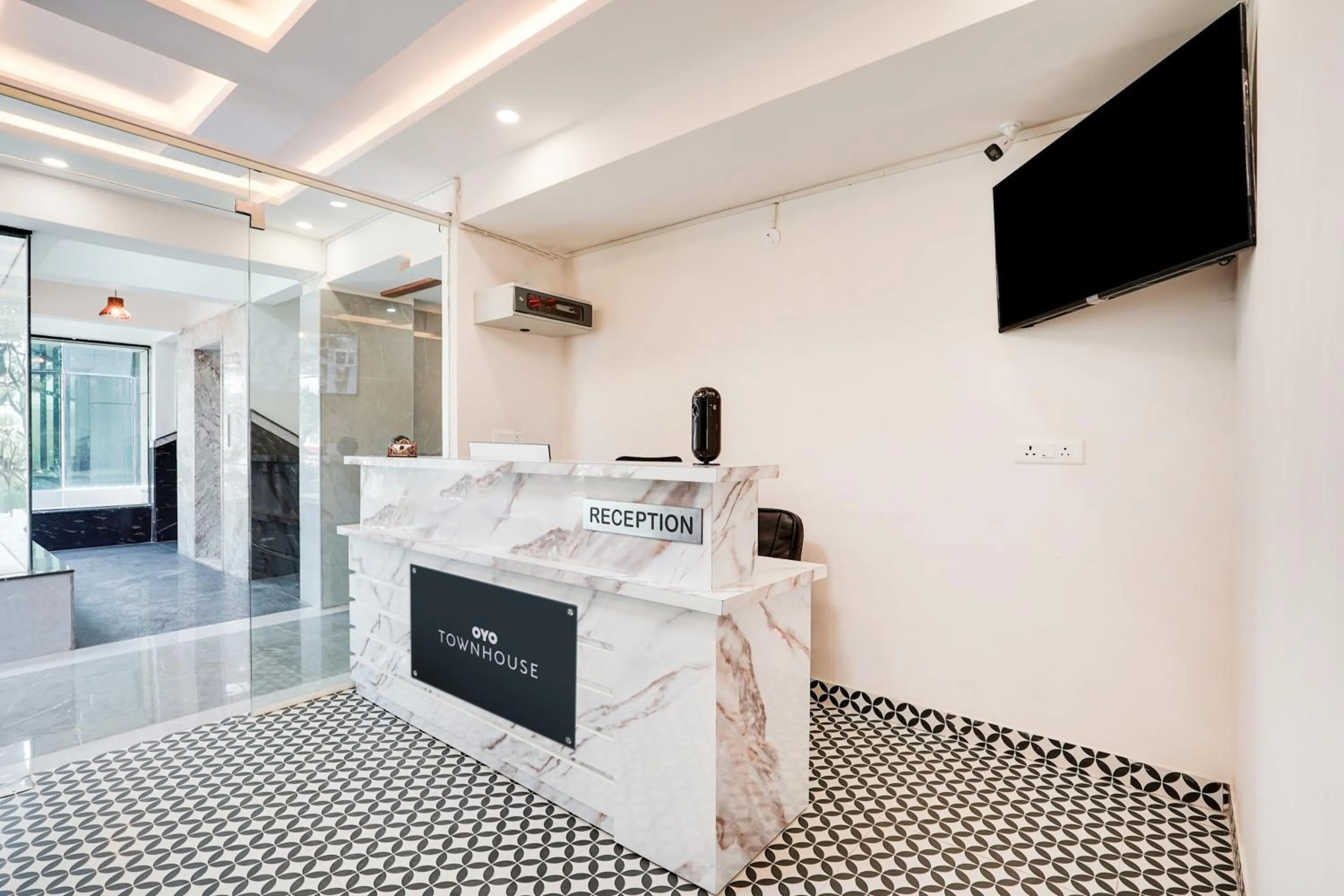 Lobby or reception in Townhouse RedMoon Suites