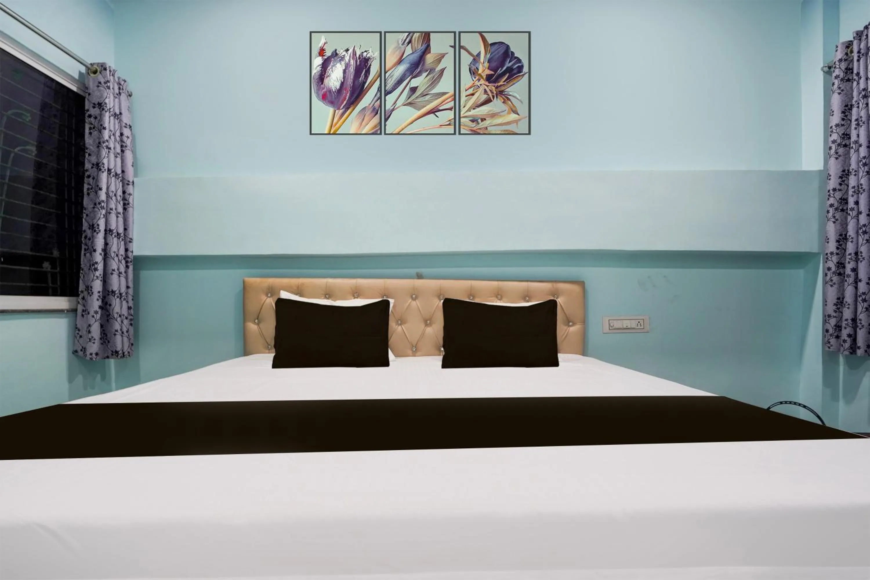 Bedroom, Bed in Hotel O JANNAT