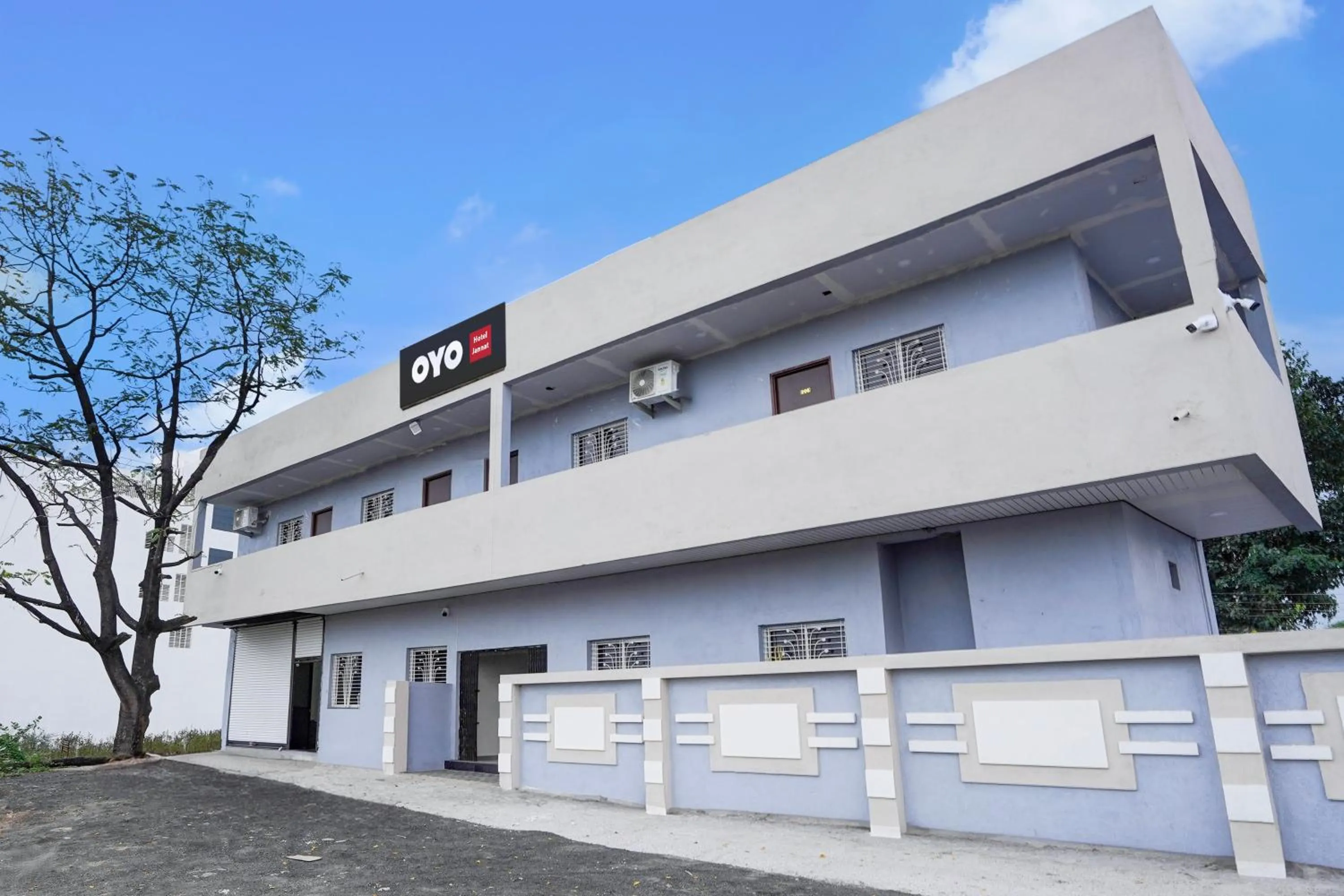 Facade/entrance in Hotel O JANNAT