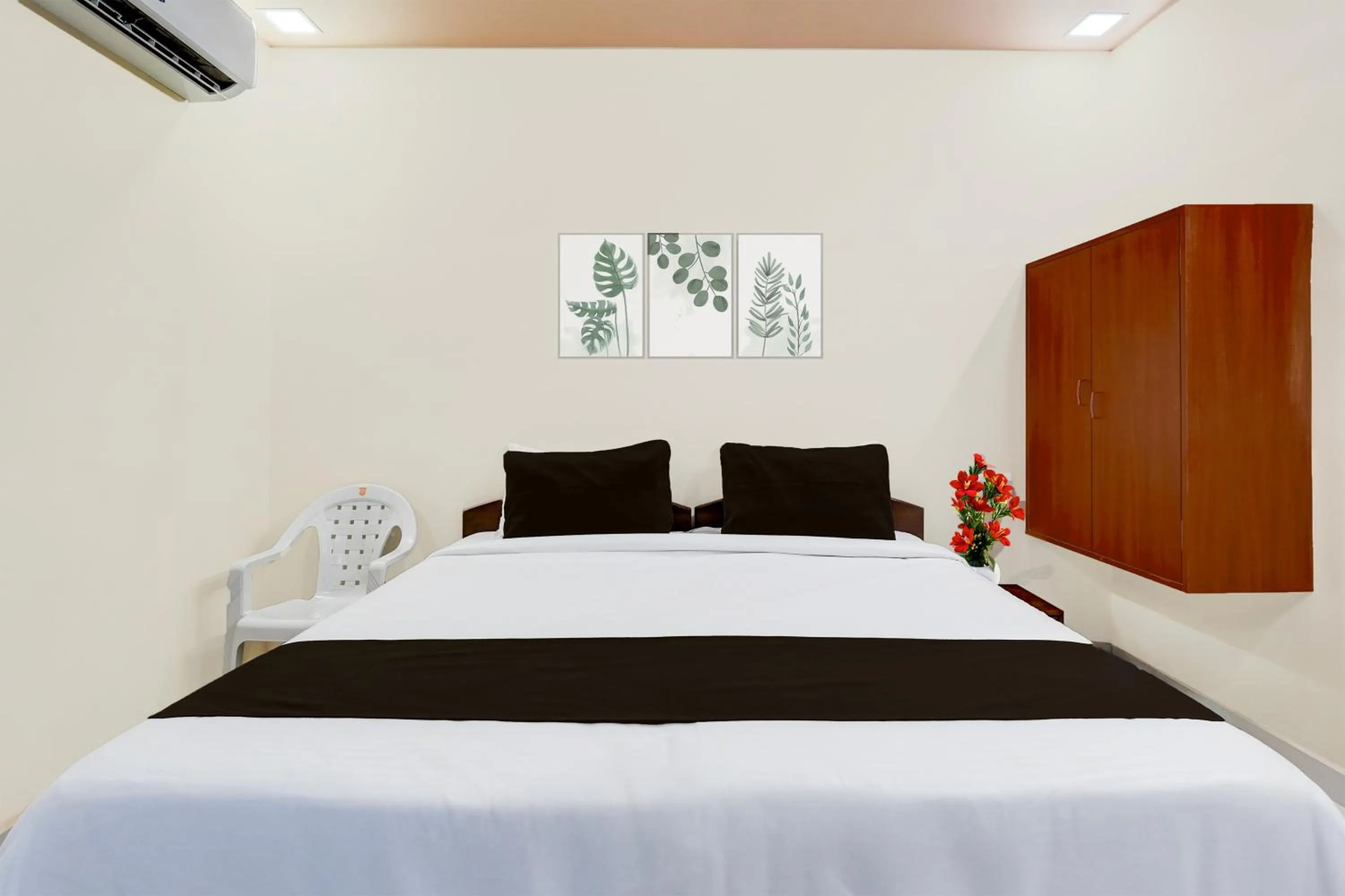 Bedroom, Bed in Super Hotel O GT Road Nellore