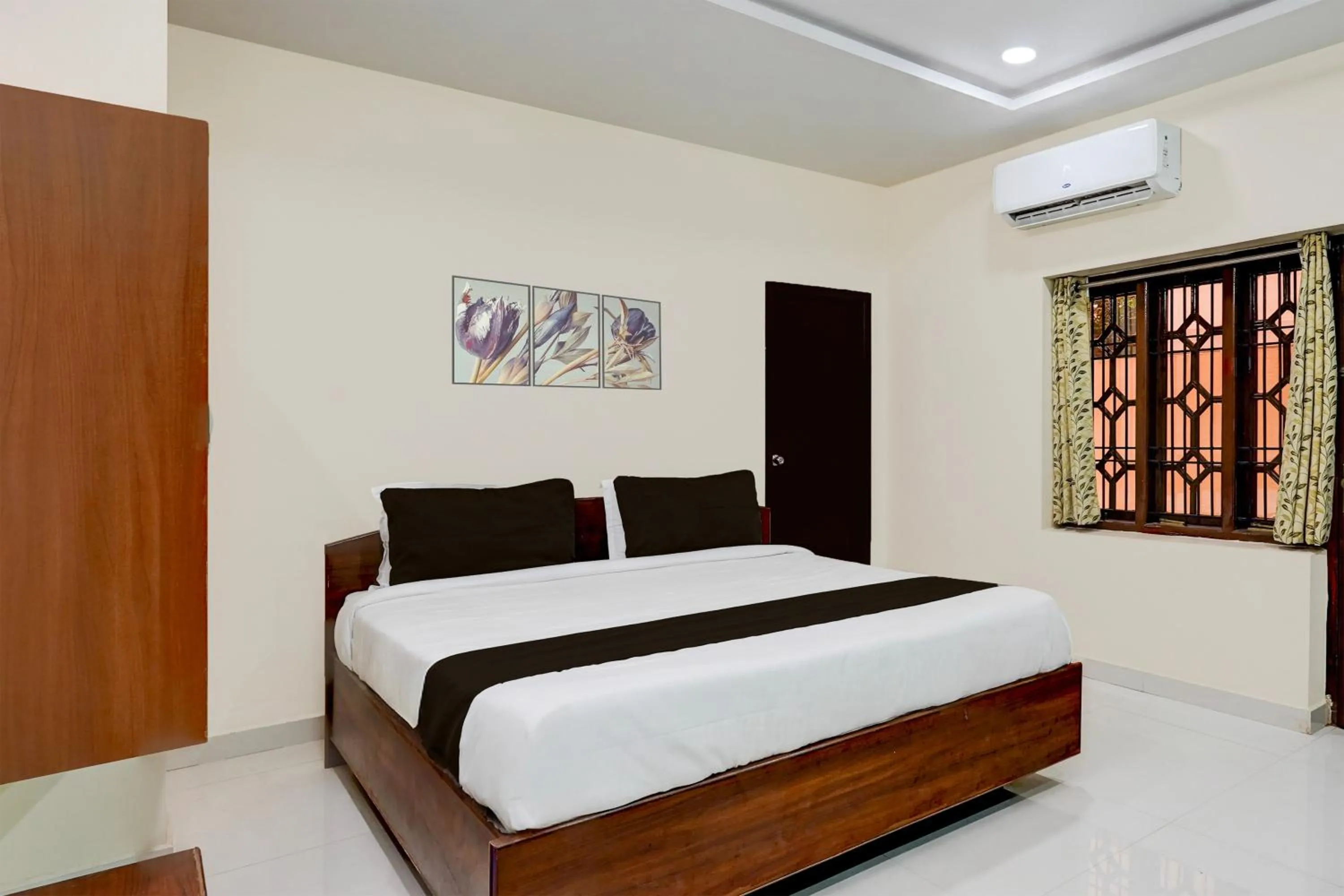 Bedroom, Bed in Super Hotel O GT Road Nellore