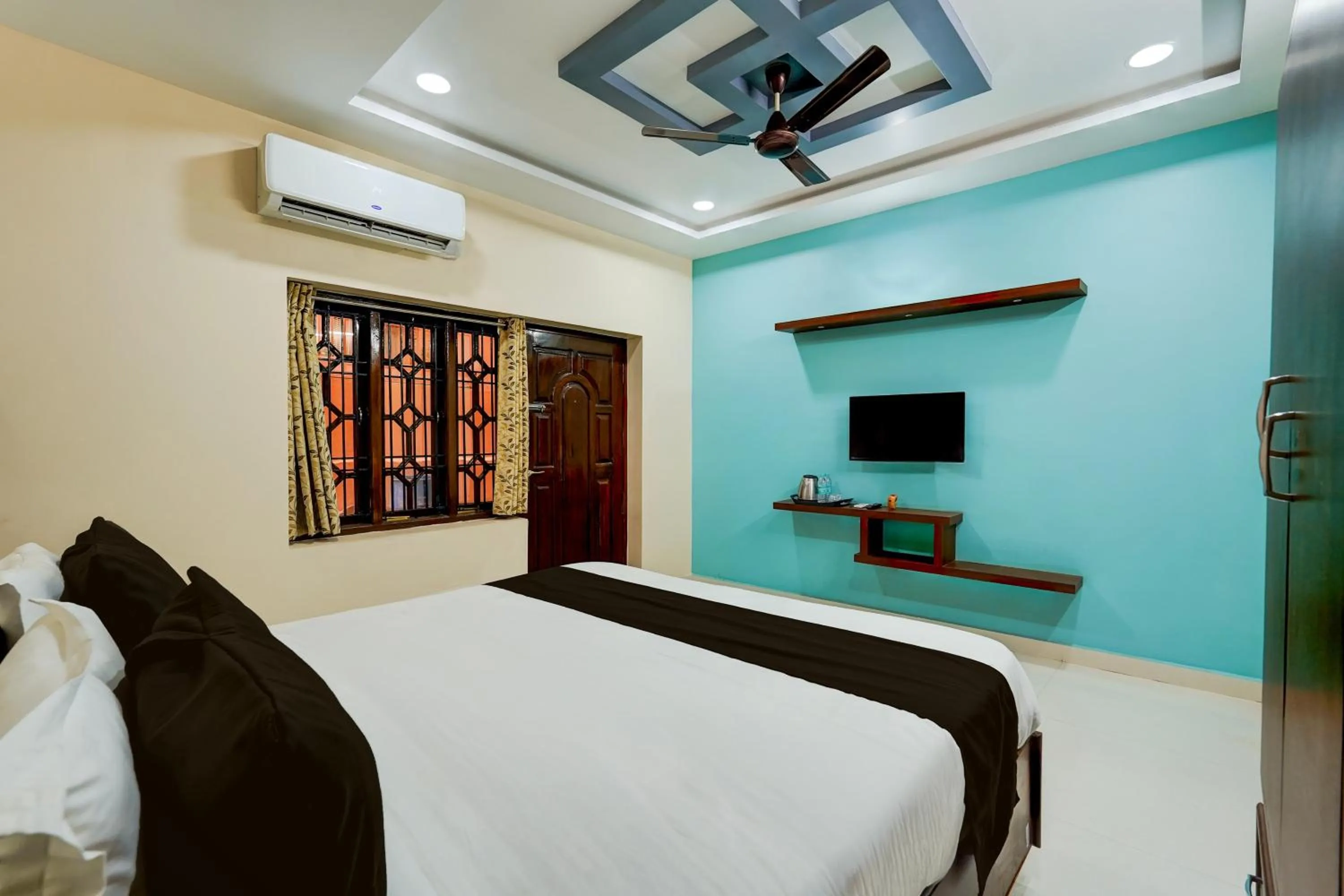 Bedroom, Bed in Super Hotel O GT Road Nellore