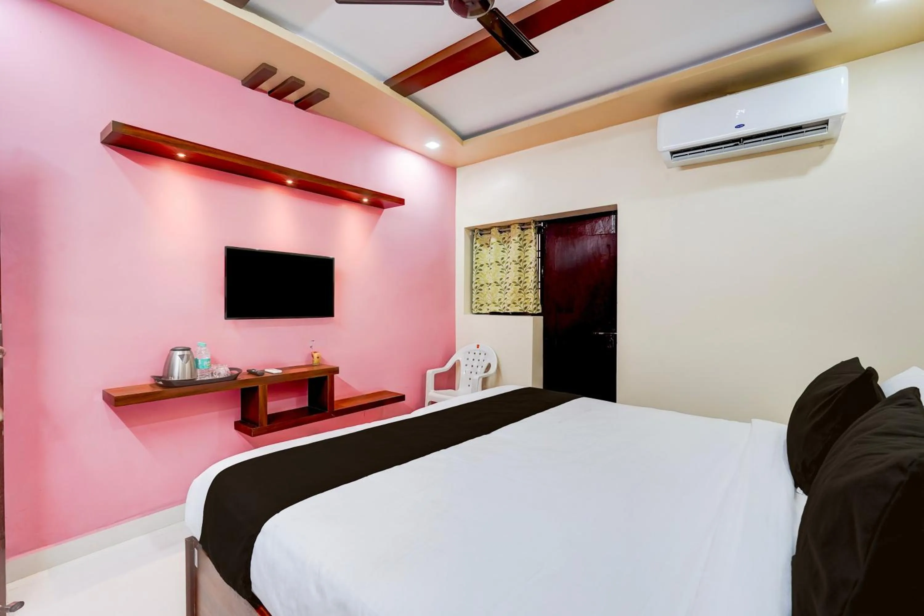Bedroom, Bed in Super Hotel O GT Road Nellore