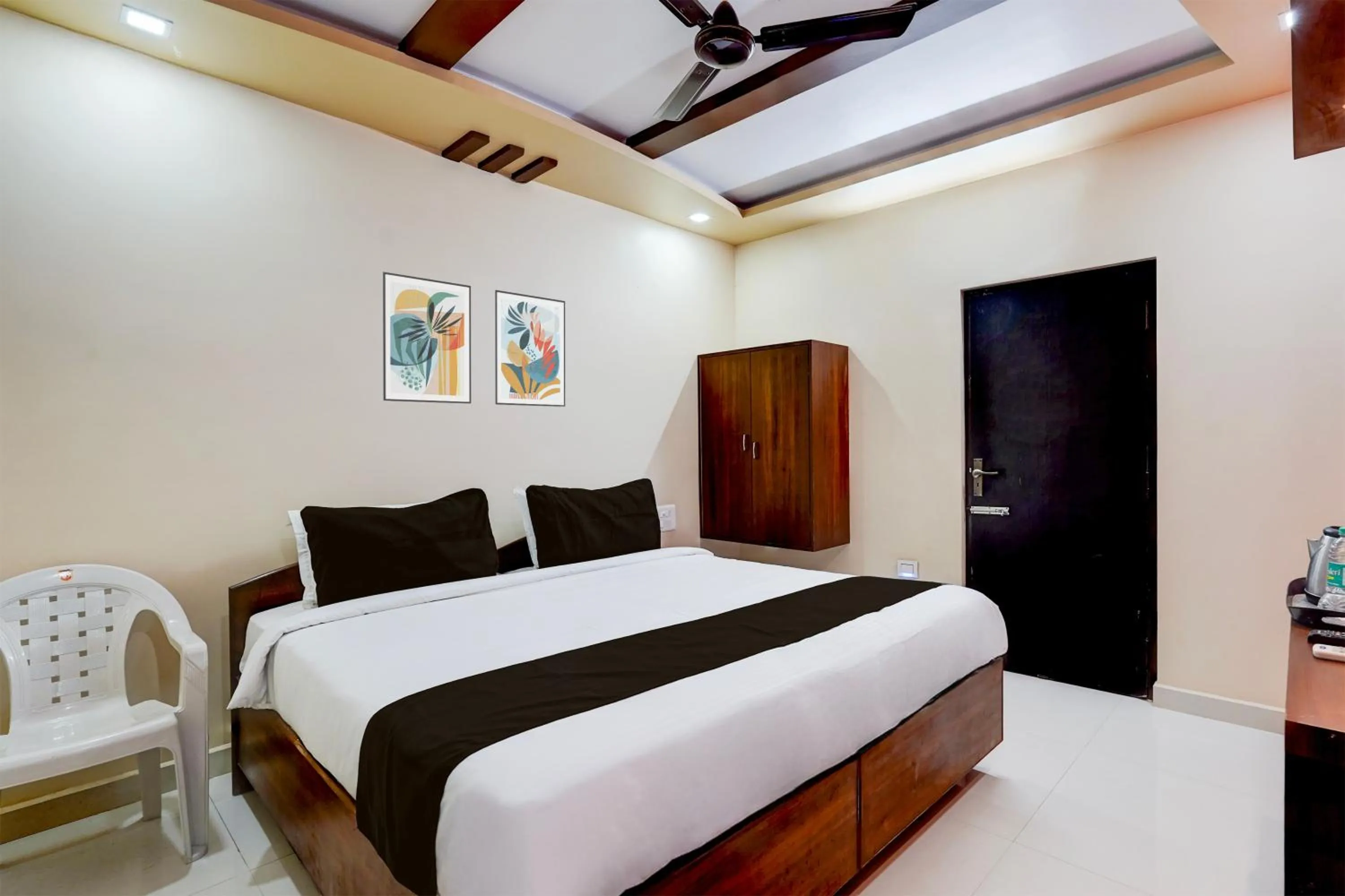Bedroom, Bed in Super Hotel O GT Road Nellore