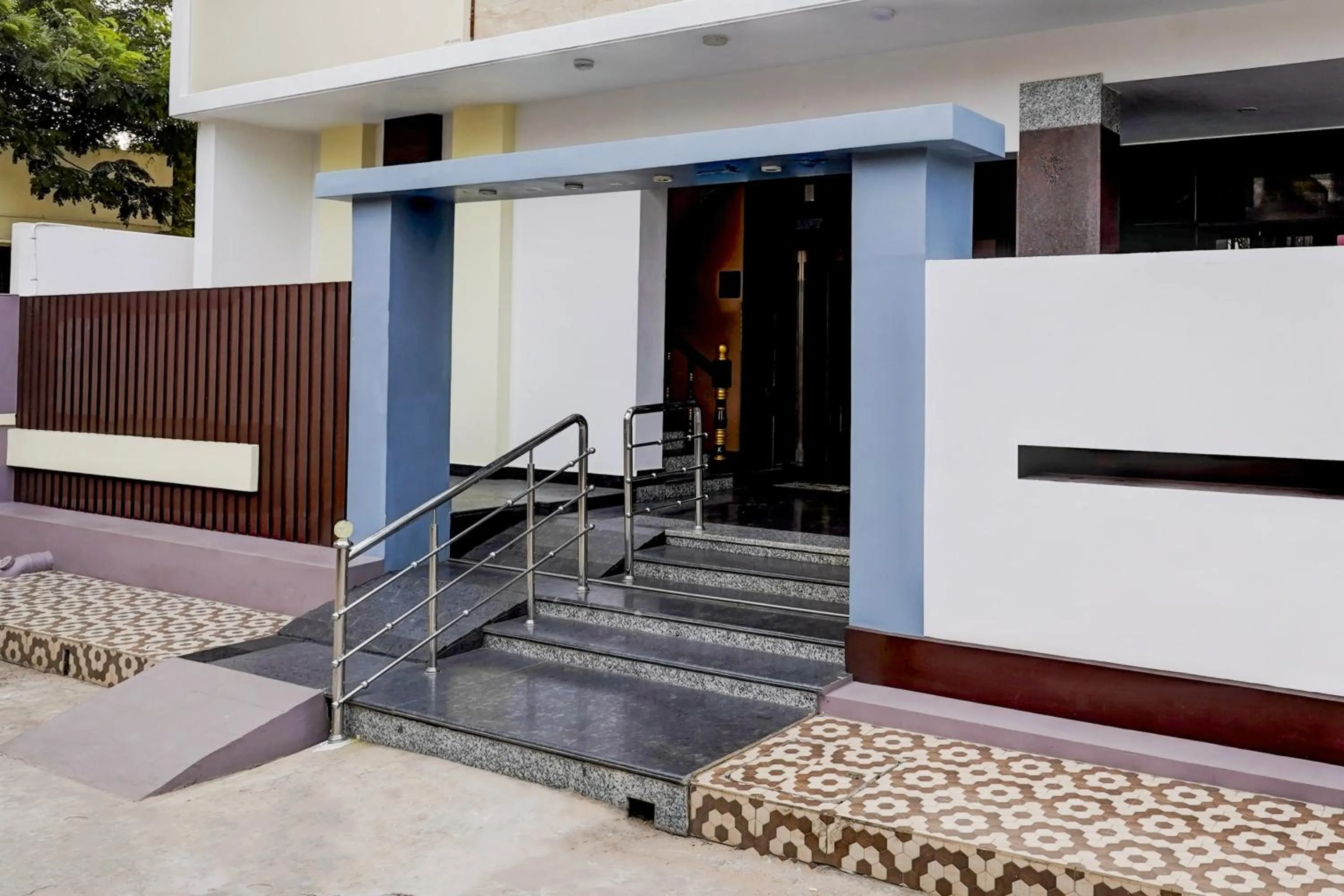 Facade/entrance in Super Hotel O GT Road Nellore