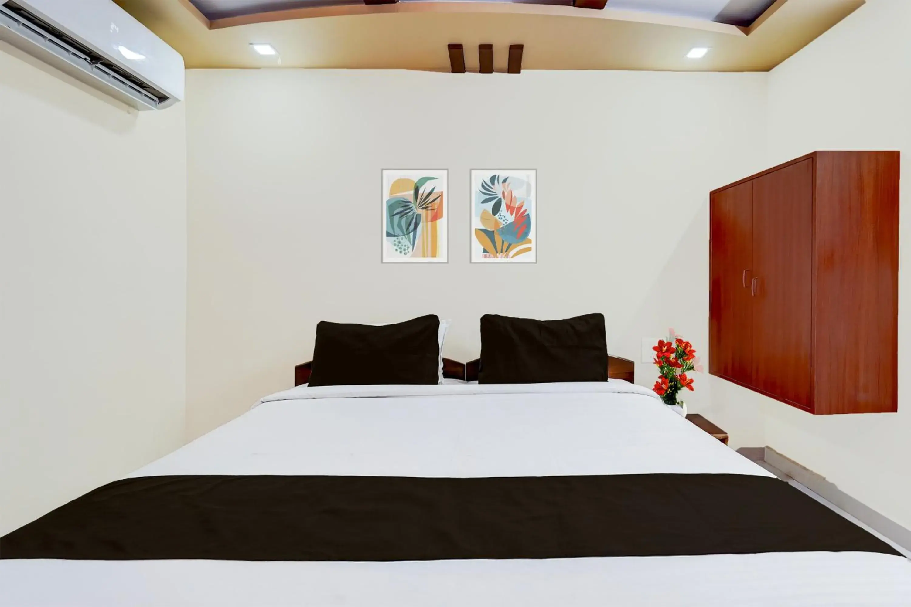 Bedroom, Bed in Super Hotel O GT Road Nellore Bedroom, Bed in Super Hotel O GT Road Nellore