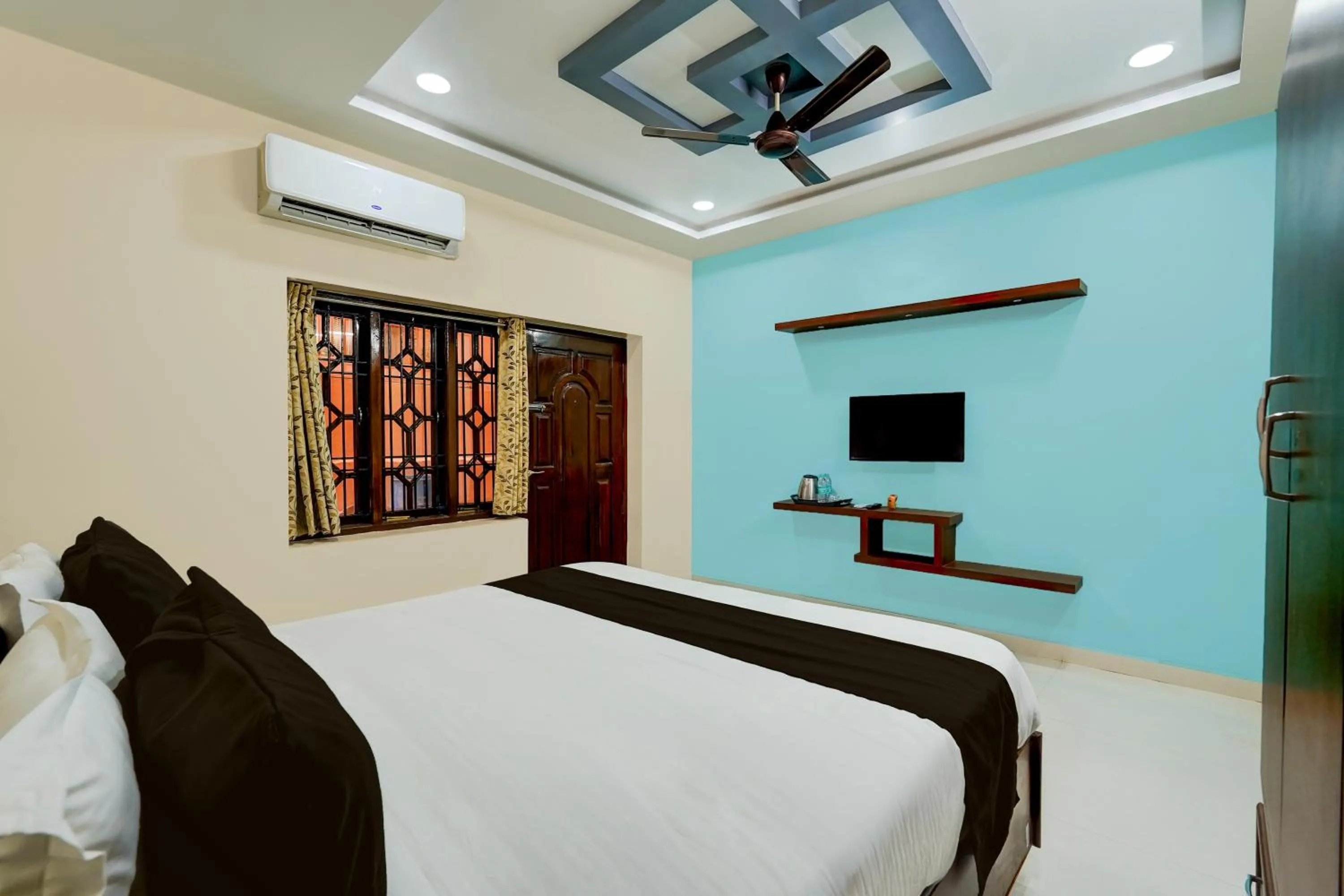 Bedroom, Bed in Super Hotel O GT Road Nellore