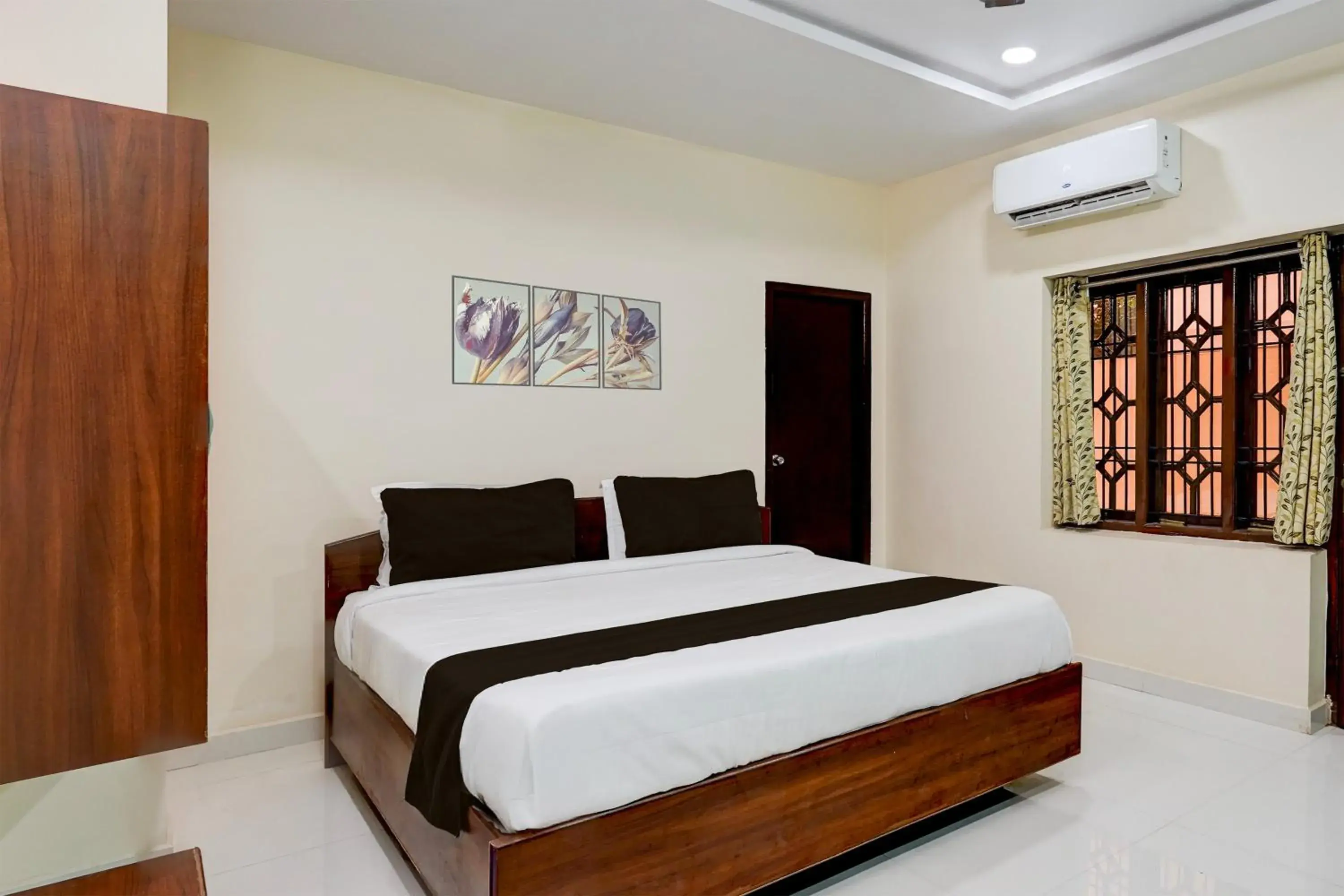 Bedroom, Bed in Super Hotel O GT Road Nellore Bedroom, Bed in Super Hotel O GT Road Nellore
