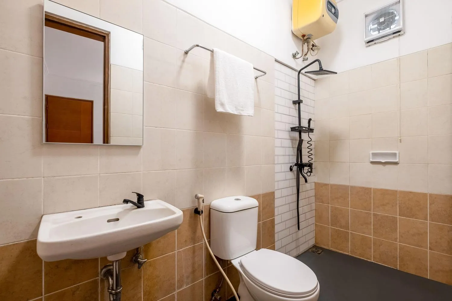 Bathroom in Cove Kyai Maja