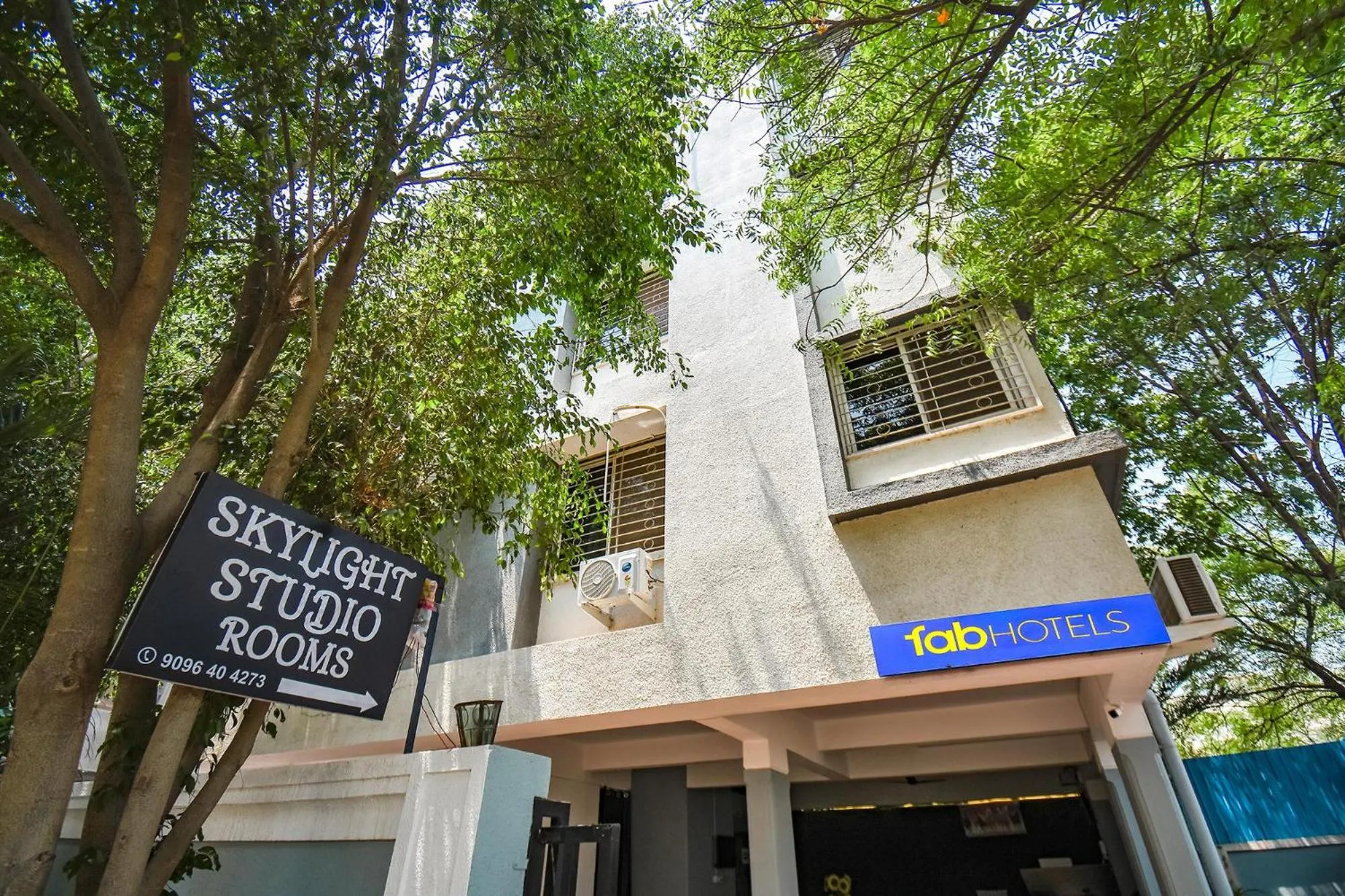 Property building in Via SL Rooms - Nr MCF CAMP