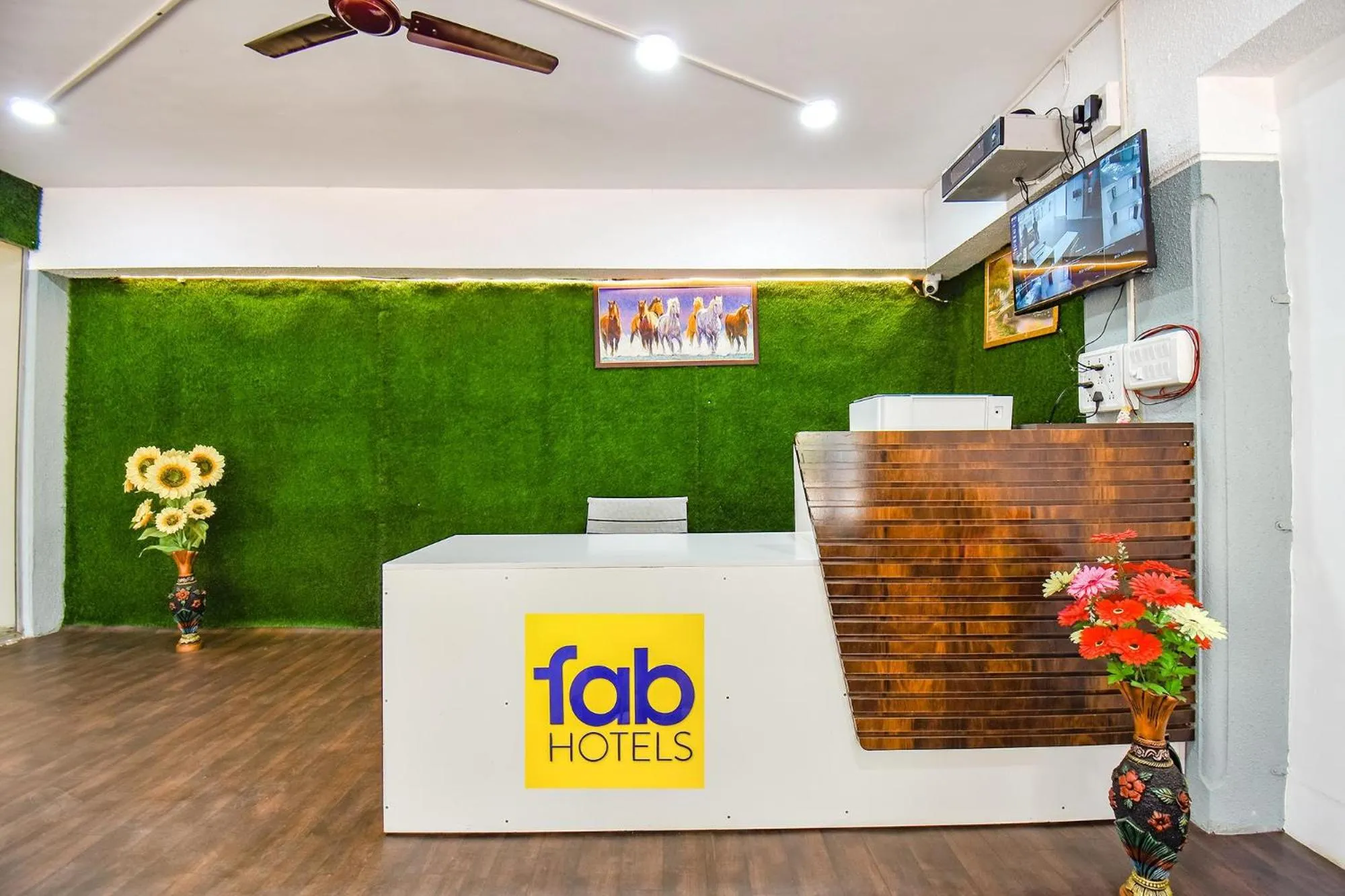 Lobby or reception in Via SL Rooms - Nr MCF CAMP