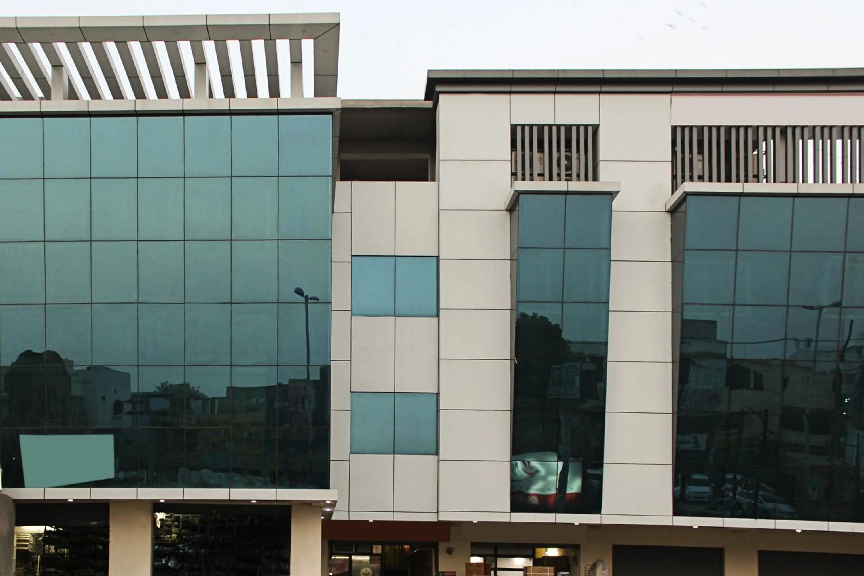 Facade/entrance in Hotel O Tajway Inn