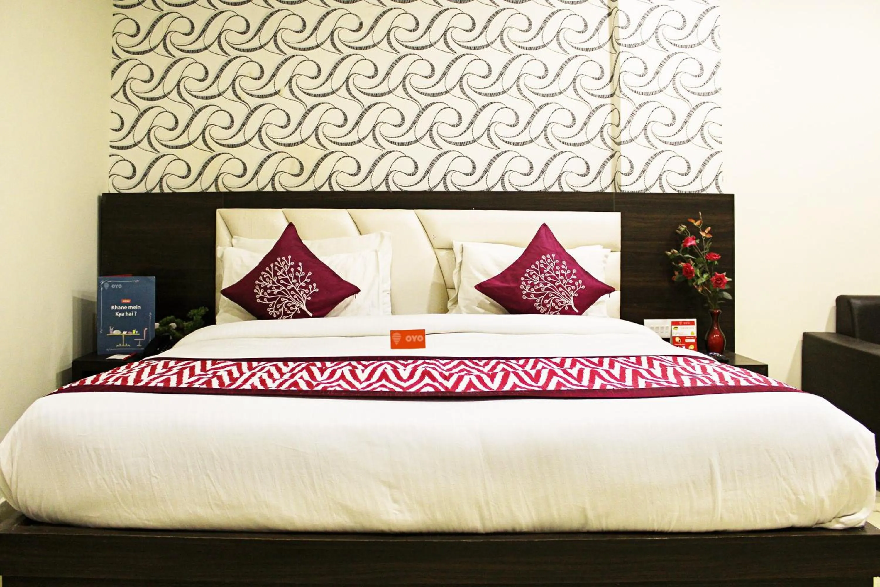 Lobby or reception, Bed in Hotel O Tajway Inn