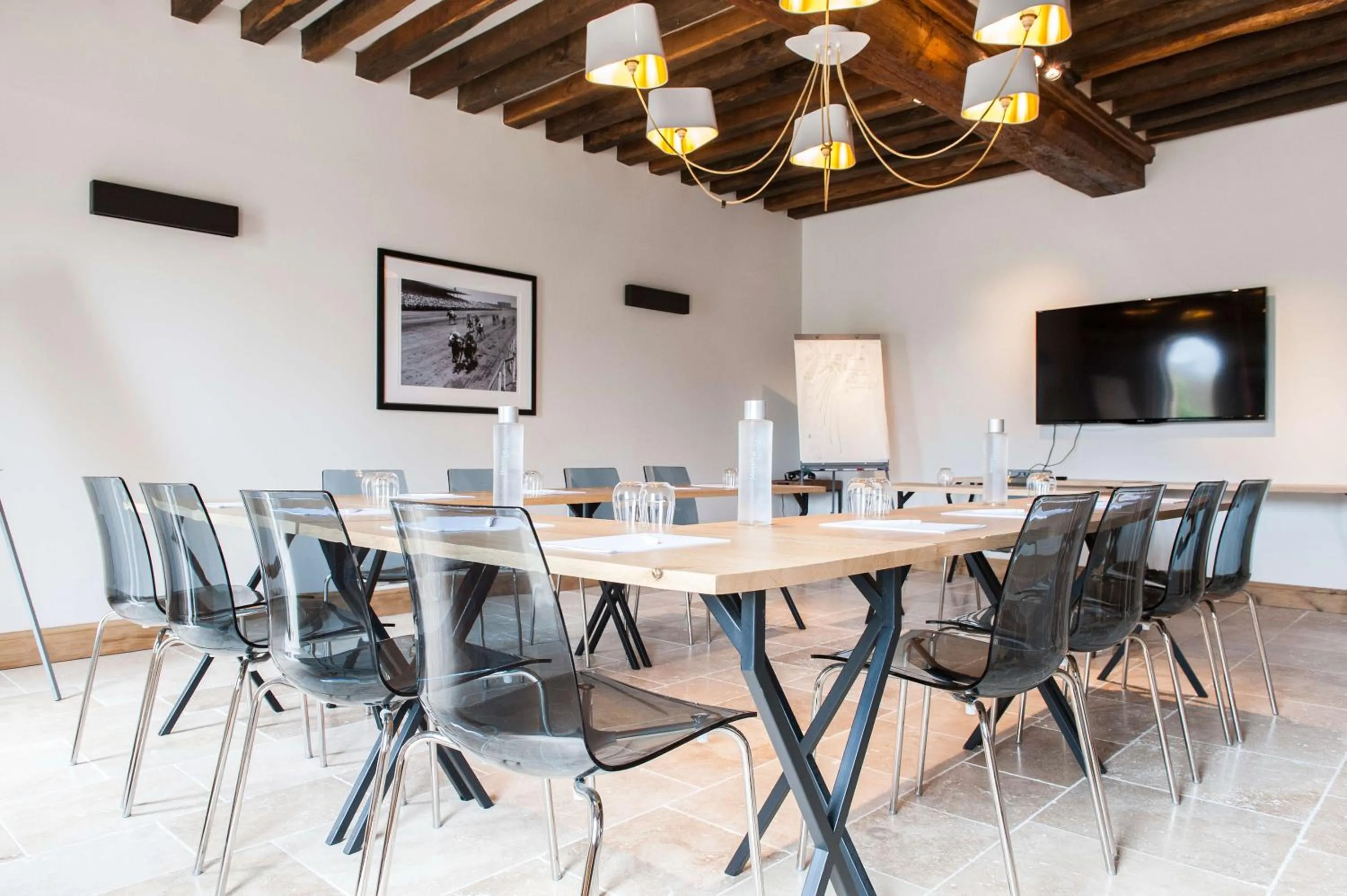 Business facilities in Manoir de Surville