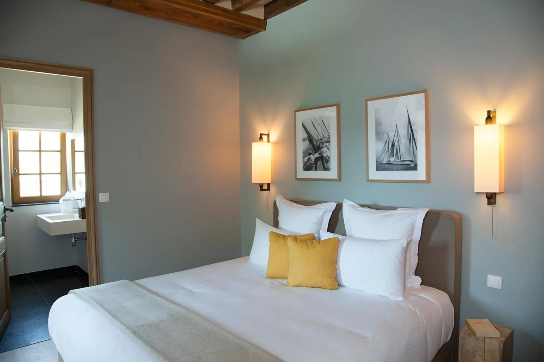 Bedroom, Bed in Manoir de Surville