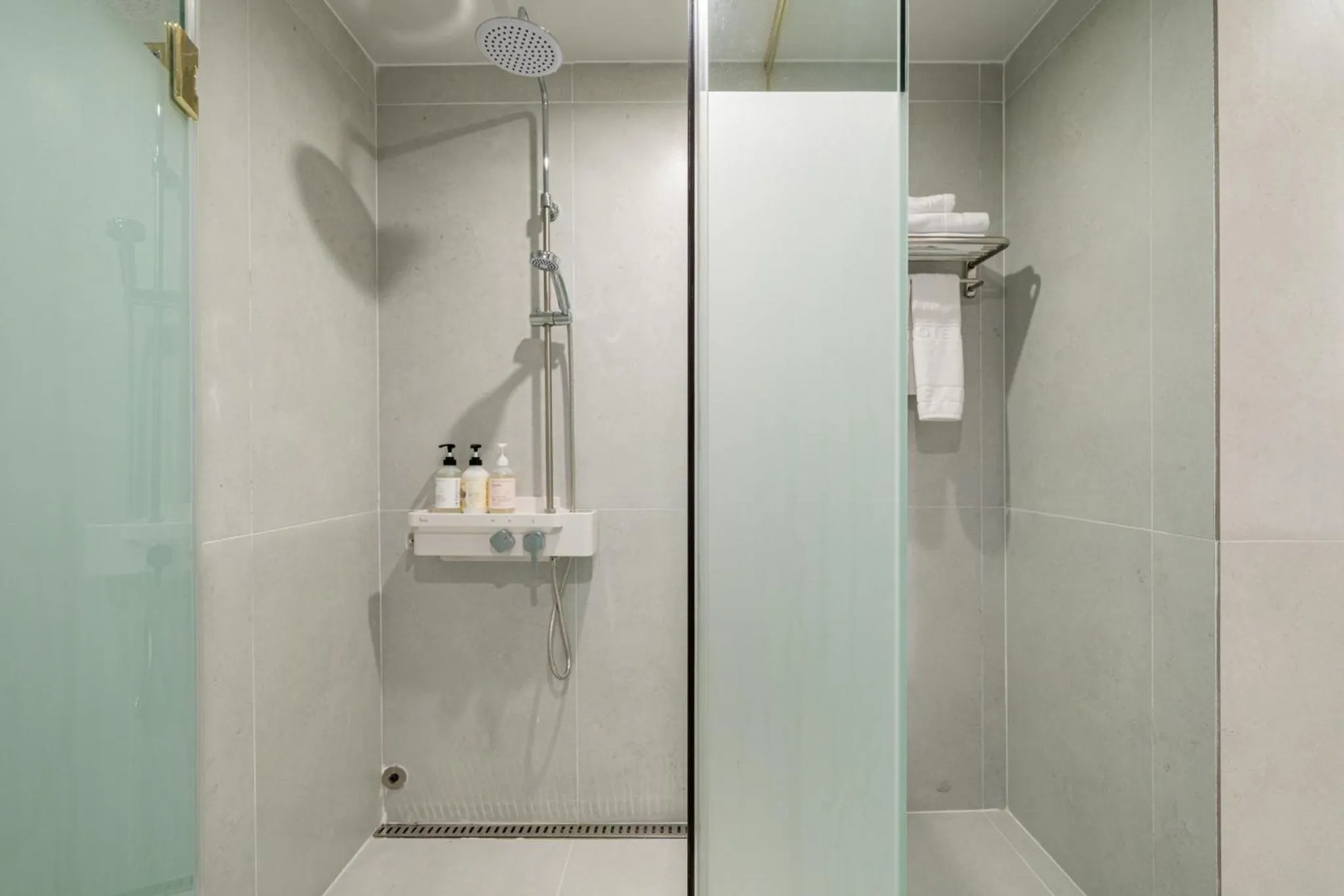 Shower in Hotel THE ART UIWANG