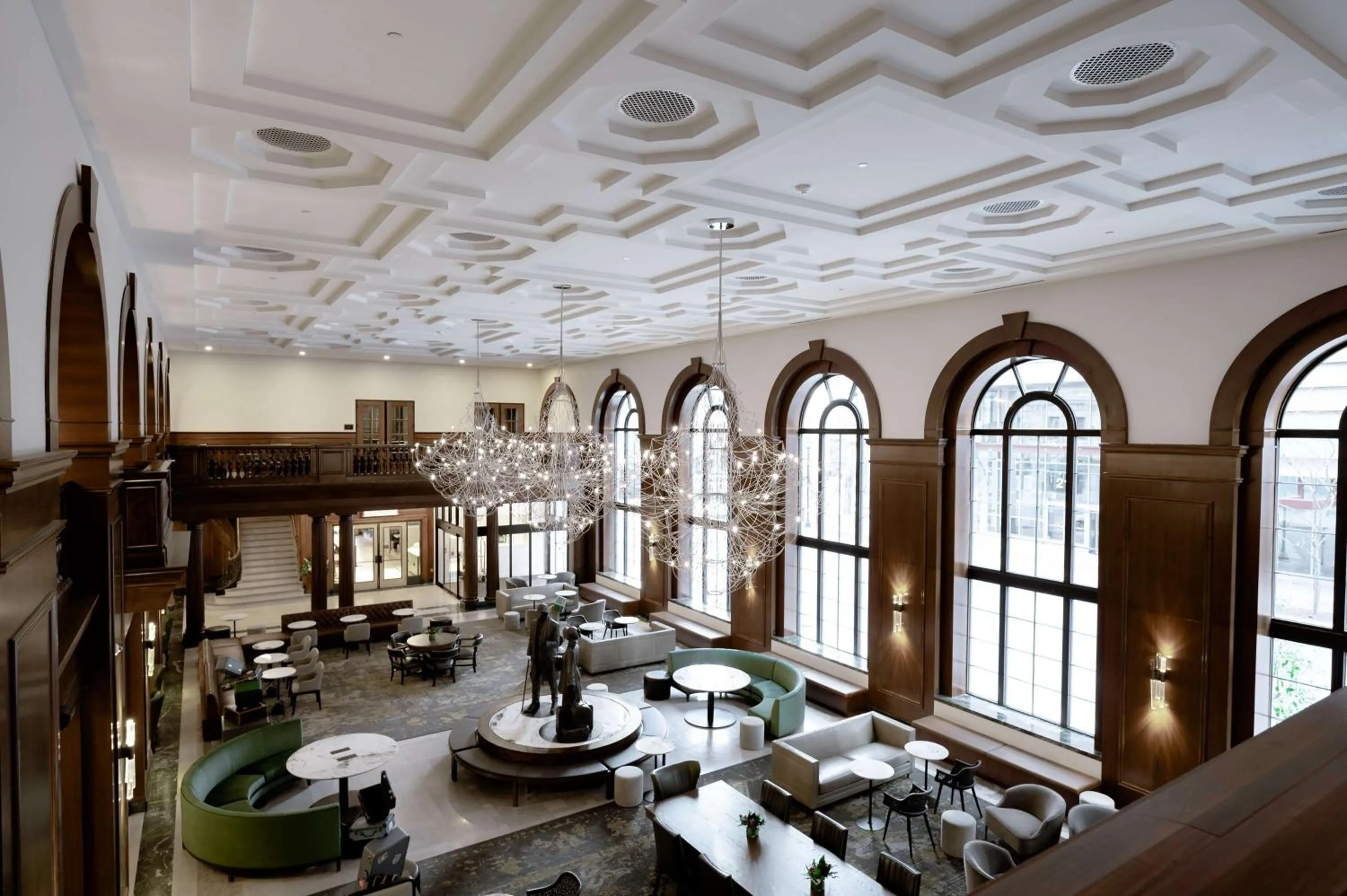 Lobby or reception in Hotel Fort Des Moines, Curio Collection By Hilton