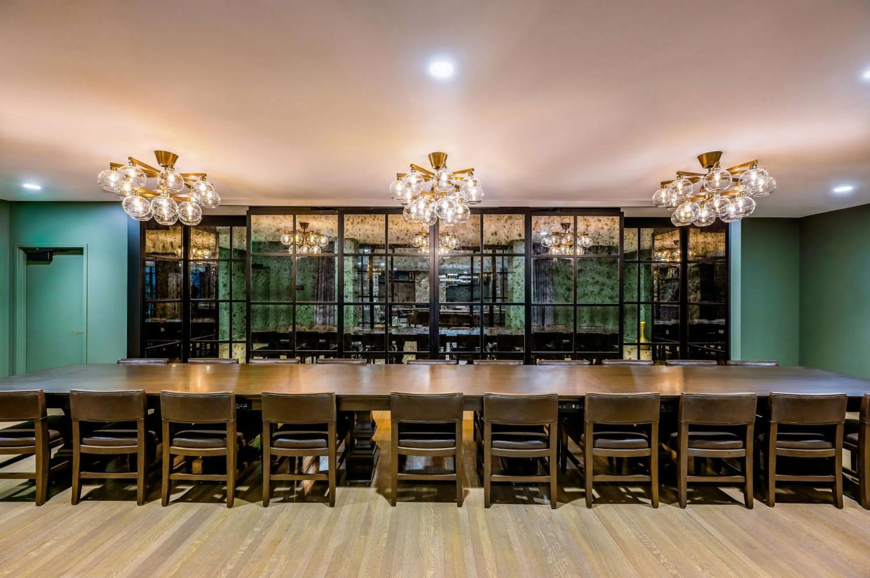 Meeting/conference room in Hotel Fort Des Moines, Curio Collection By Hilton