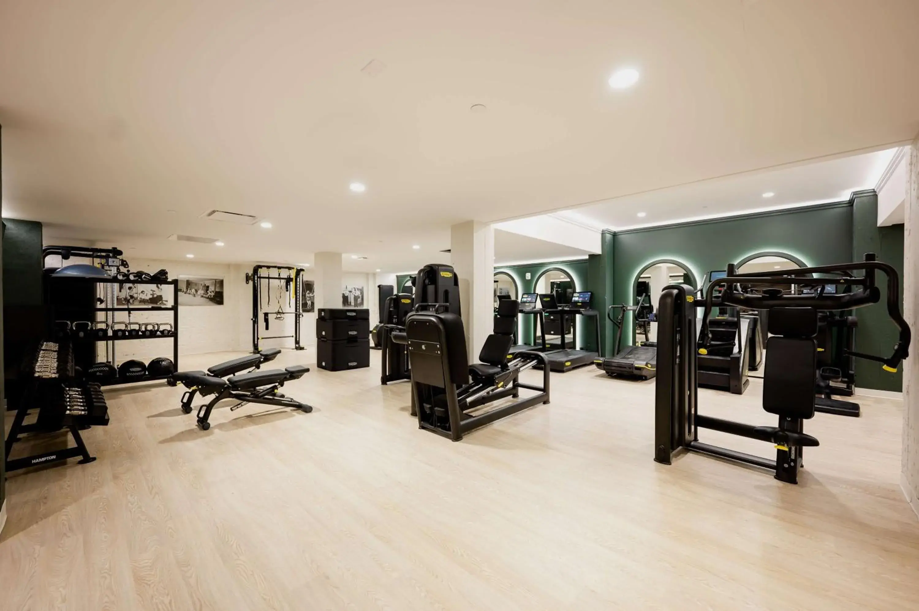 Fitness centre/facilities in Hotel Fort Des Moines, Curio Collection By Hilton Fitness centre/facilities in Hotel Fort Des Moines, Curio Collection By Hilton