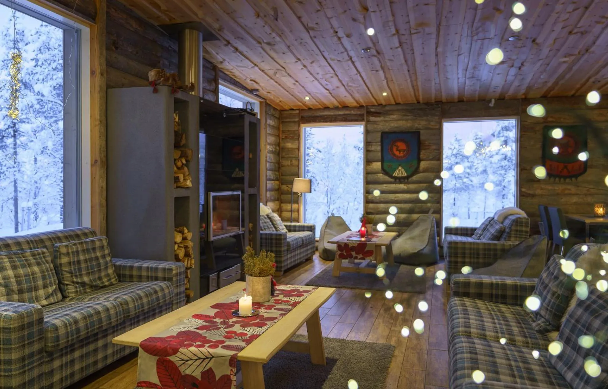 Lounge or bar in Wilderness Hotel Muotka & Igloos