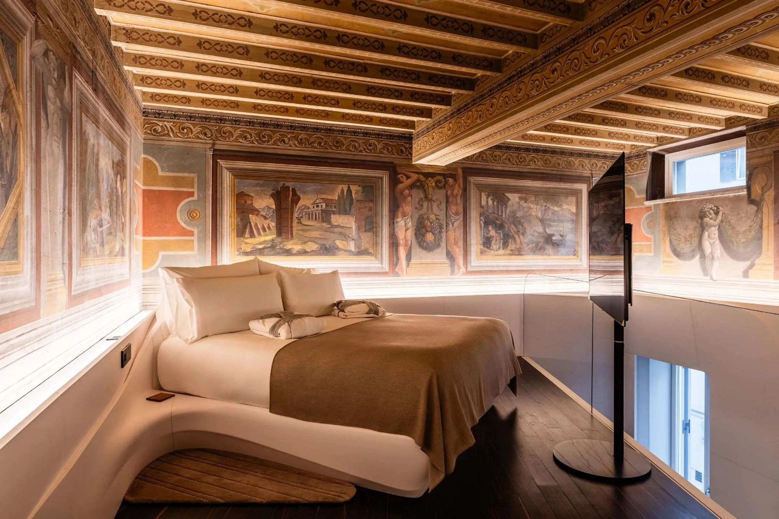 Bed in ROMEO Roma