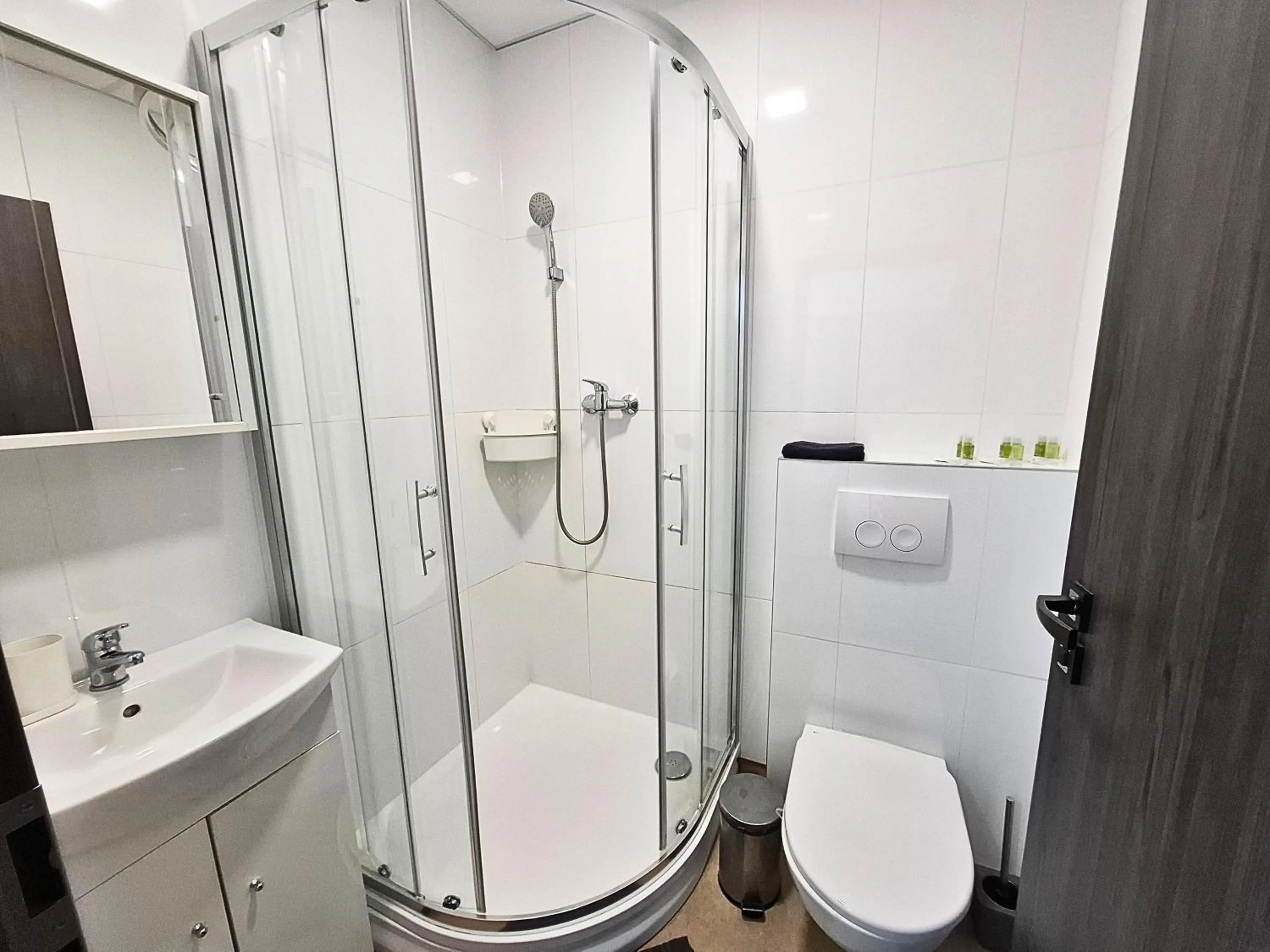 Bathroom in Dimael Hostel & Apartments