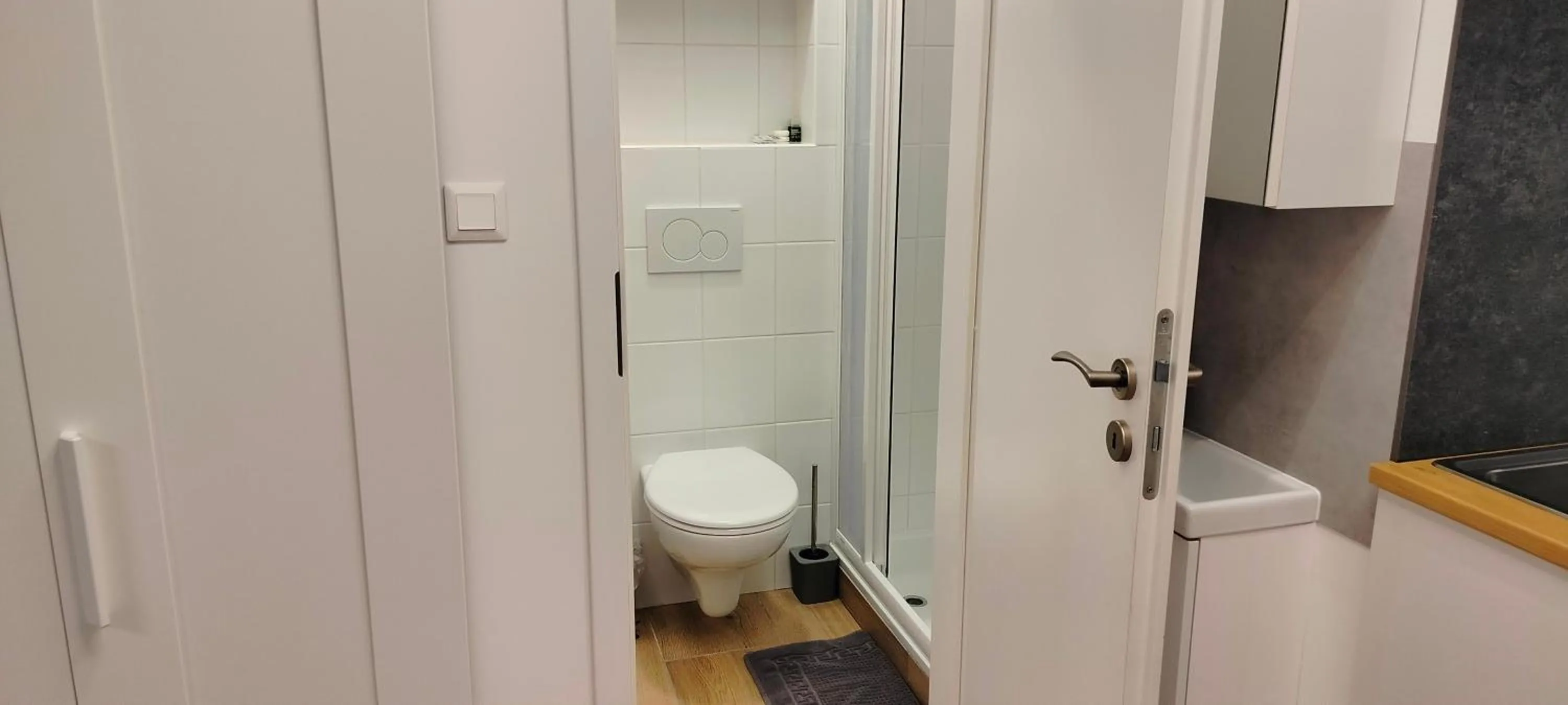 Shower in Dimael Hostel & Apartments